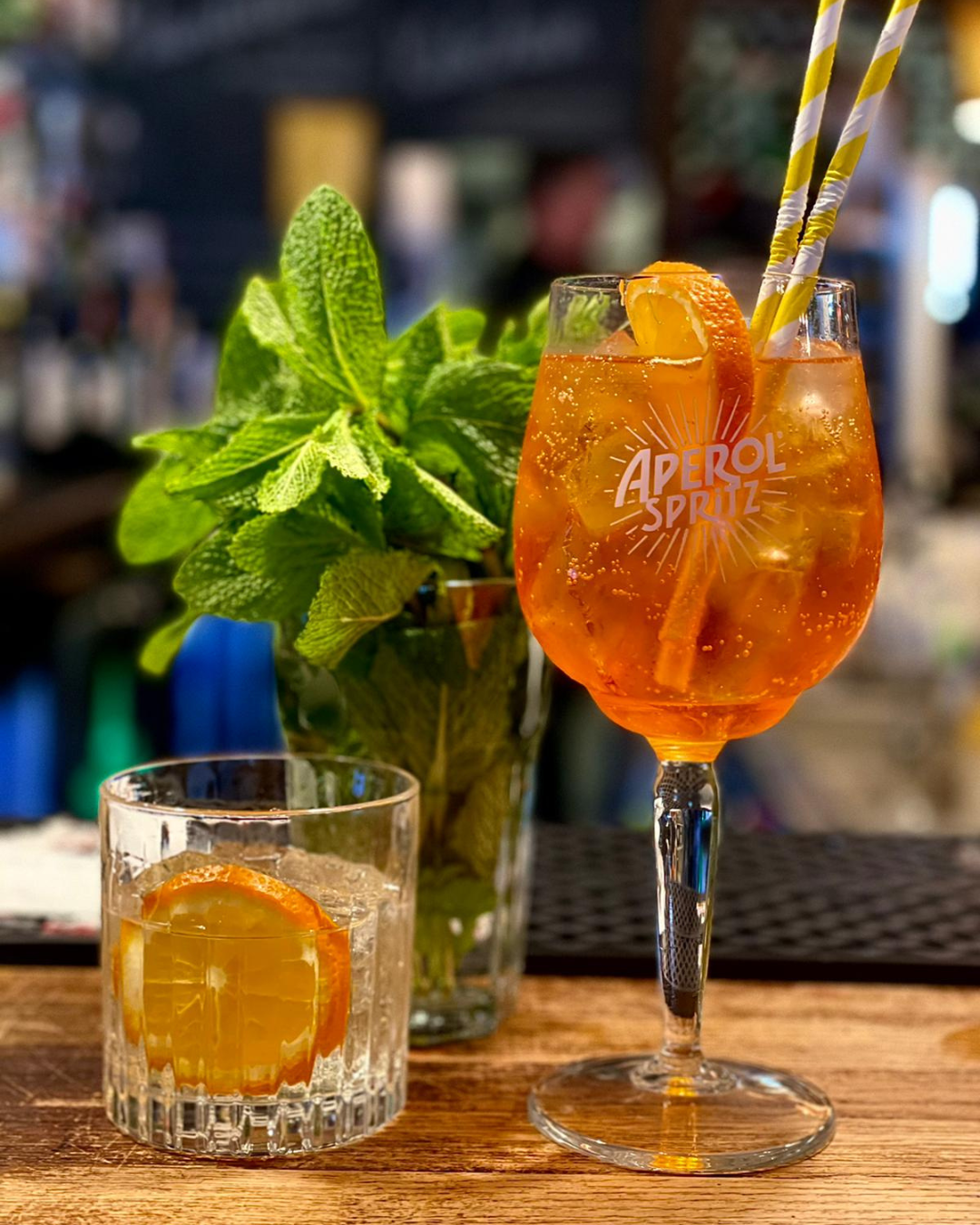 The Hamlet - Whole Bar & Restaurant  8