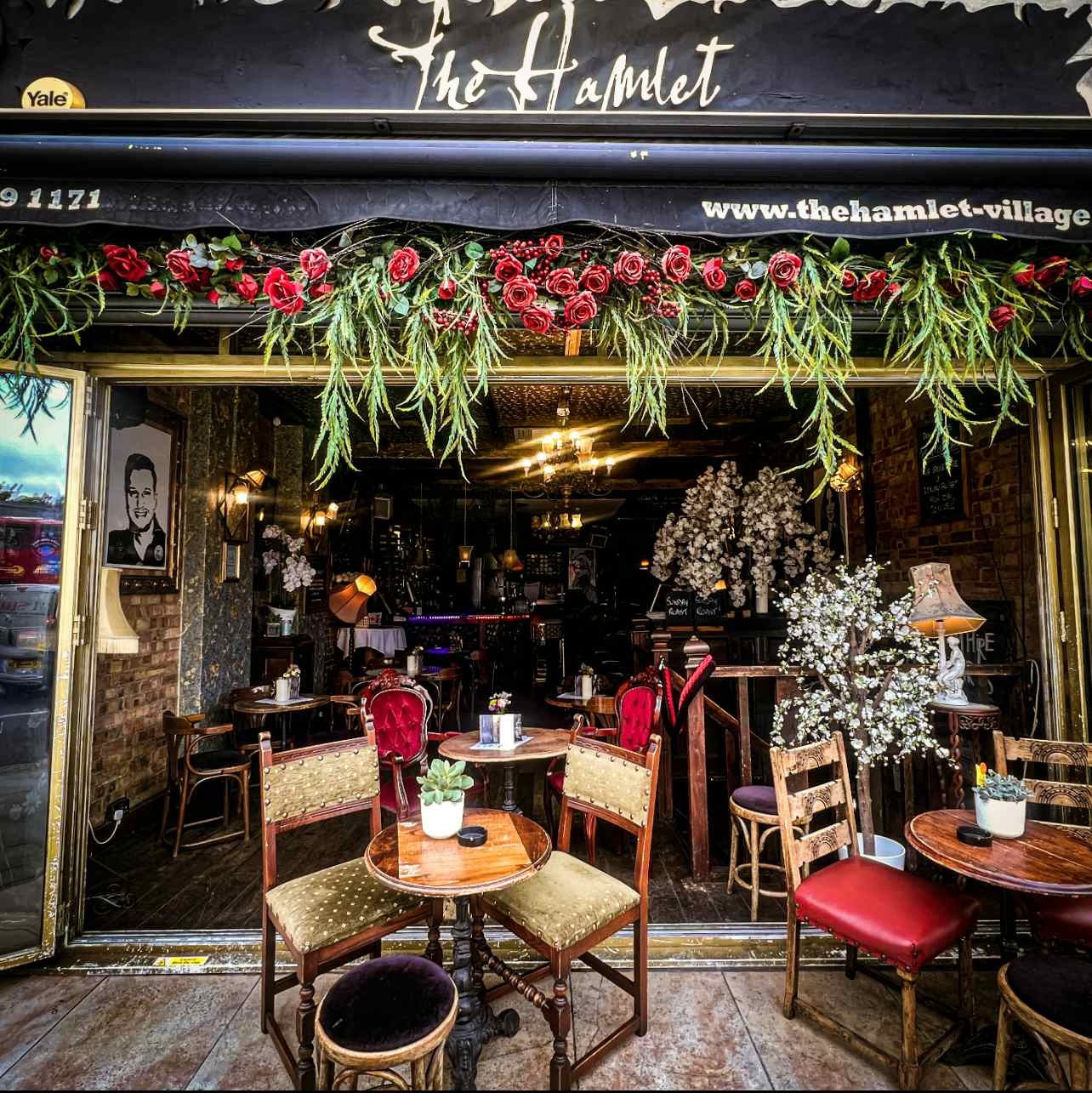 The Hamlet - Vinyl Bar  13