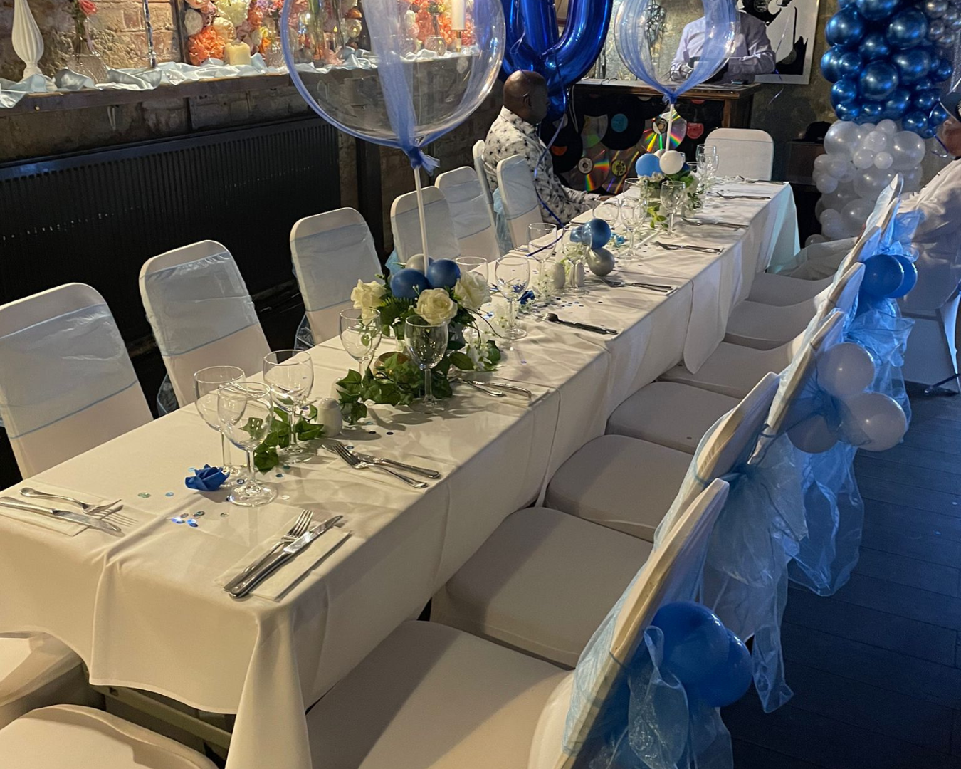 The Hamlet - Vinyl Bar  12