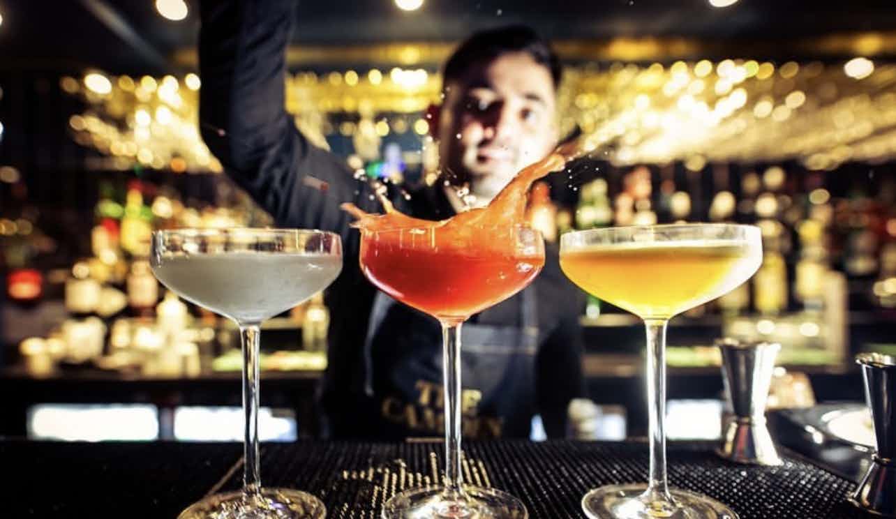 HOLLYWOOD HILLS! STUDIO 66 6