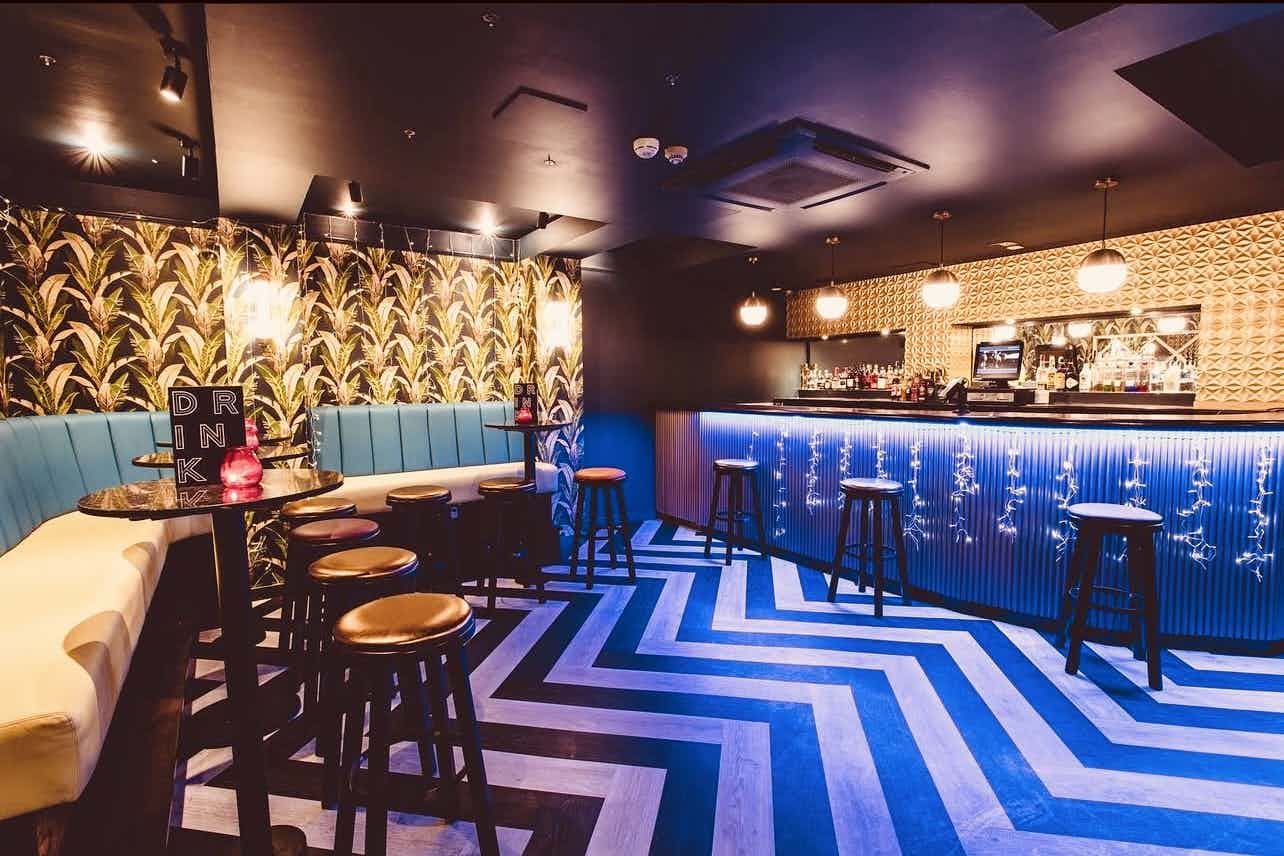 HOLLYWOOD HILLS! STUDIO 66 2