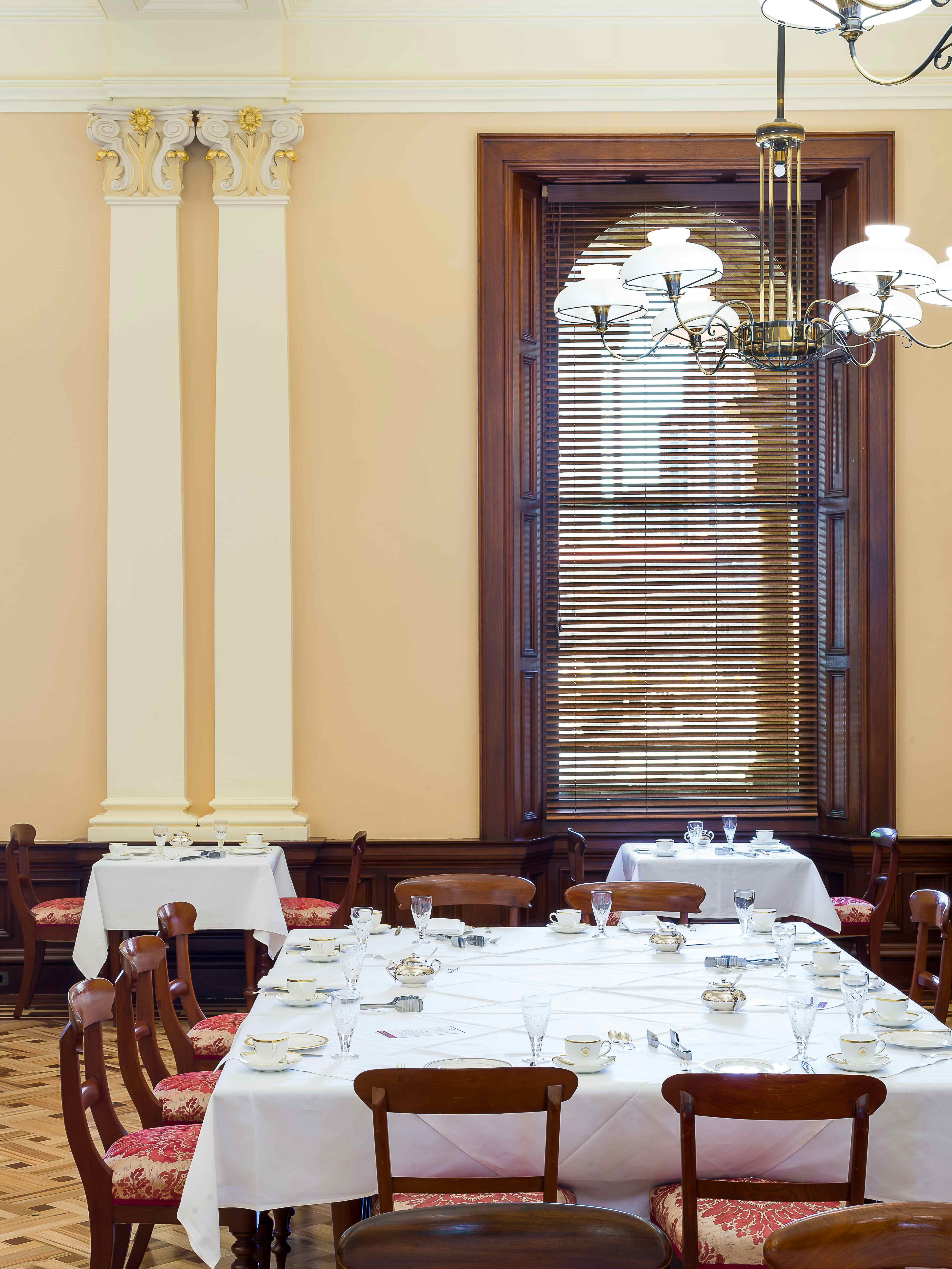 Strangers Restaurant 3