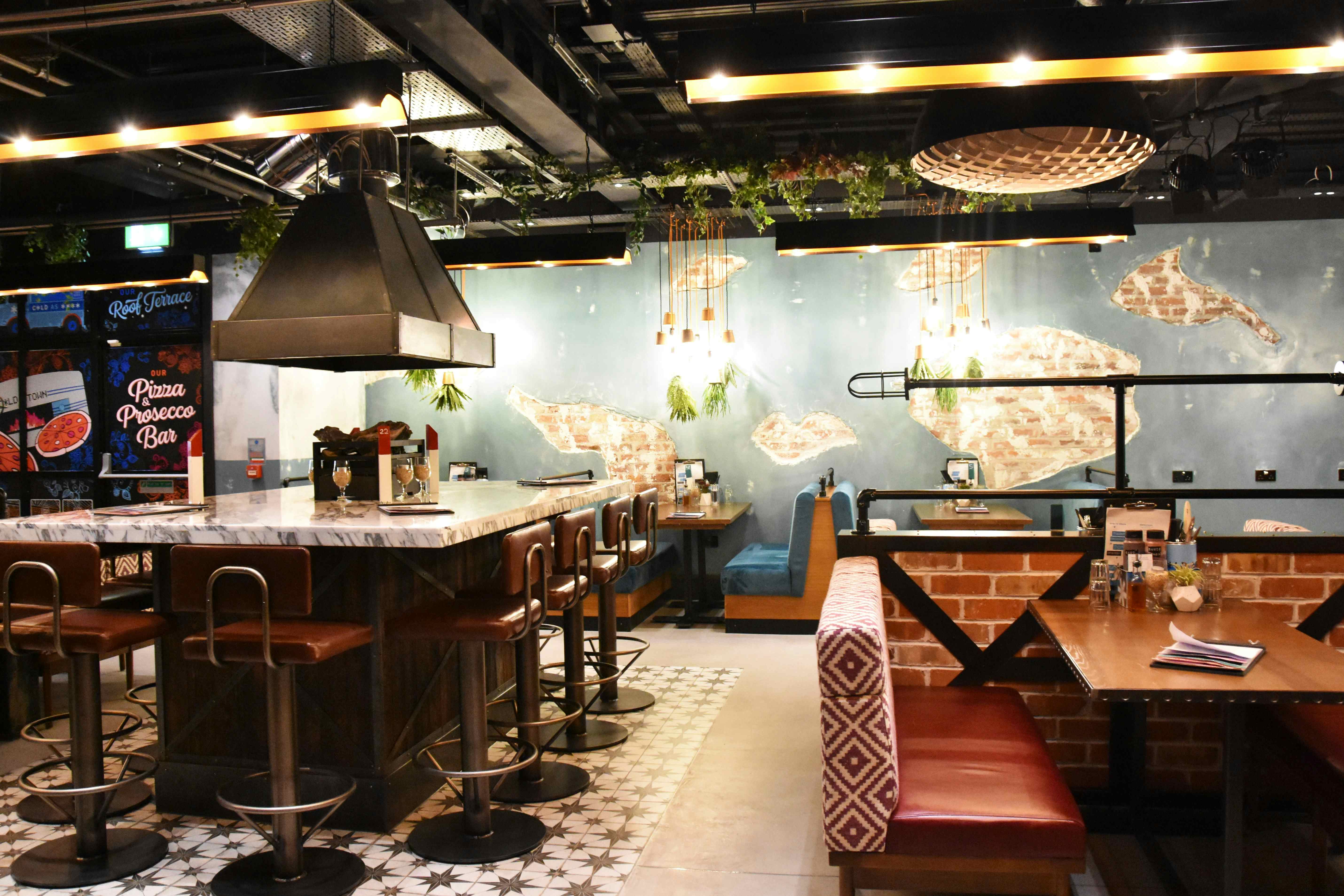 Live Bar & Taproom  2