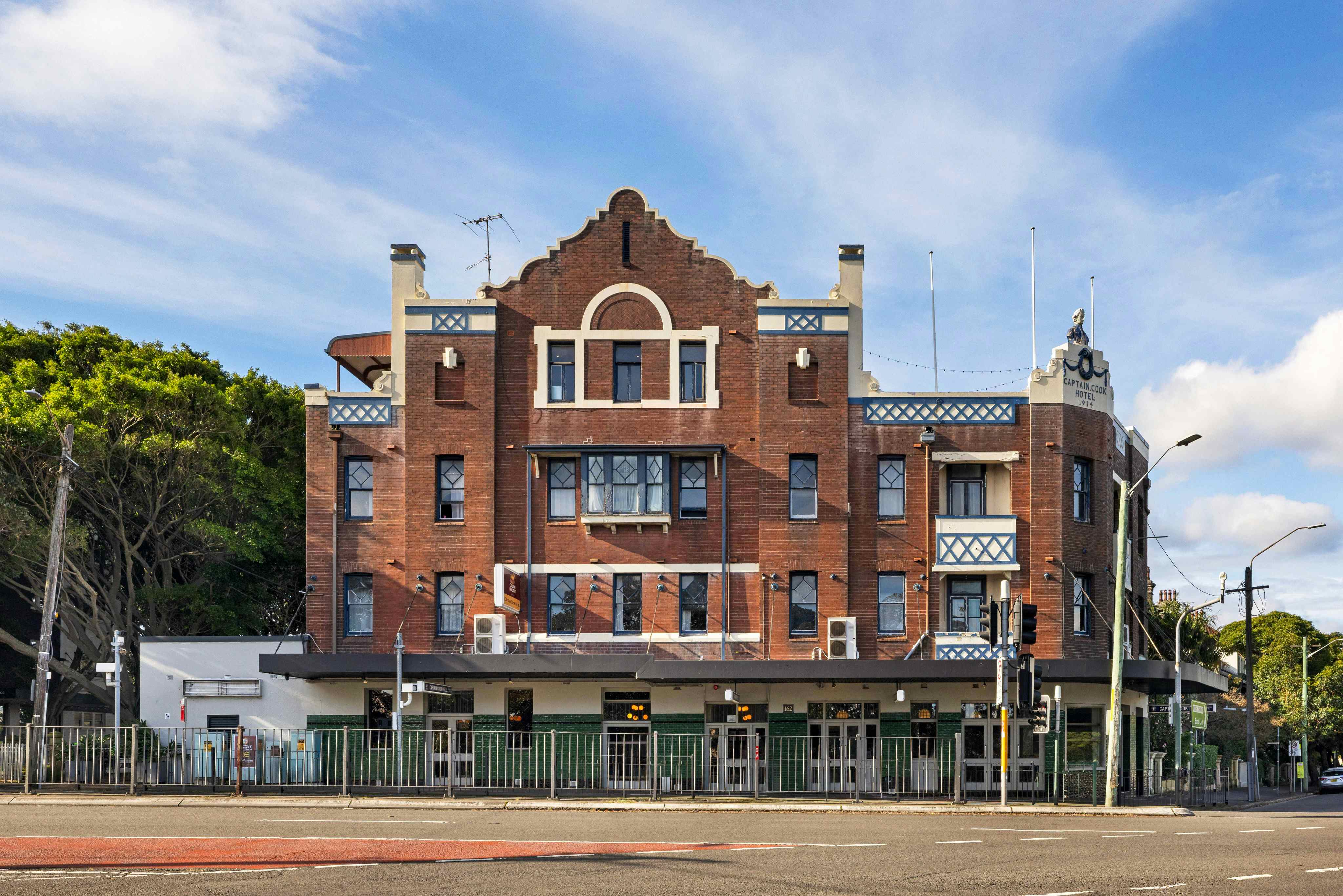 Captain Cook Hotel Paddington Entire Venue