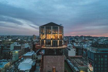 Arlo Williamsburg 1