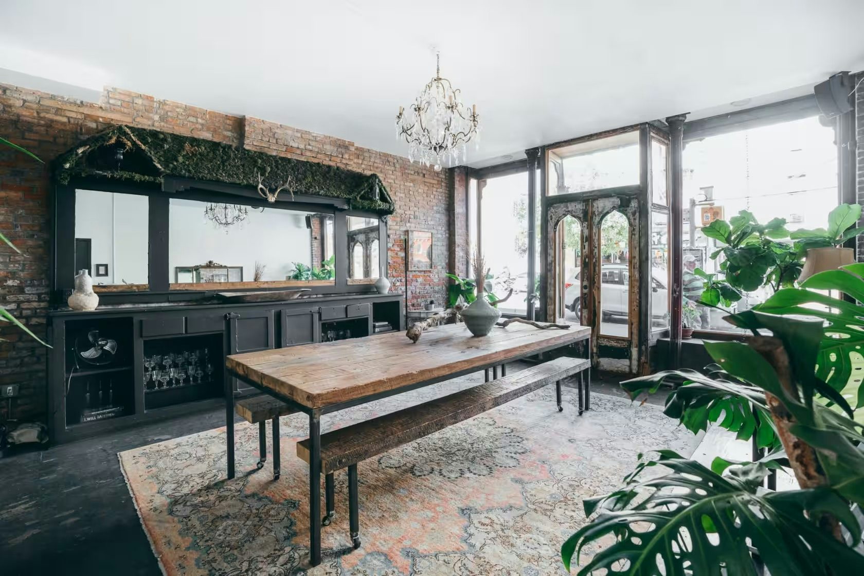 Rosa three hundred and eighty six - Space hire 0