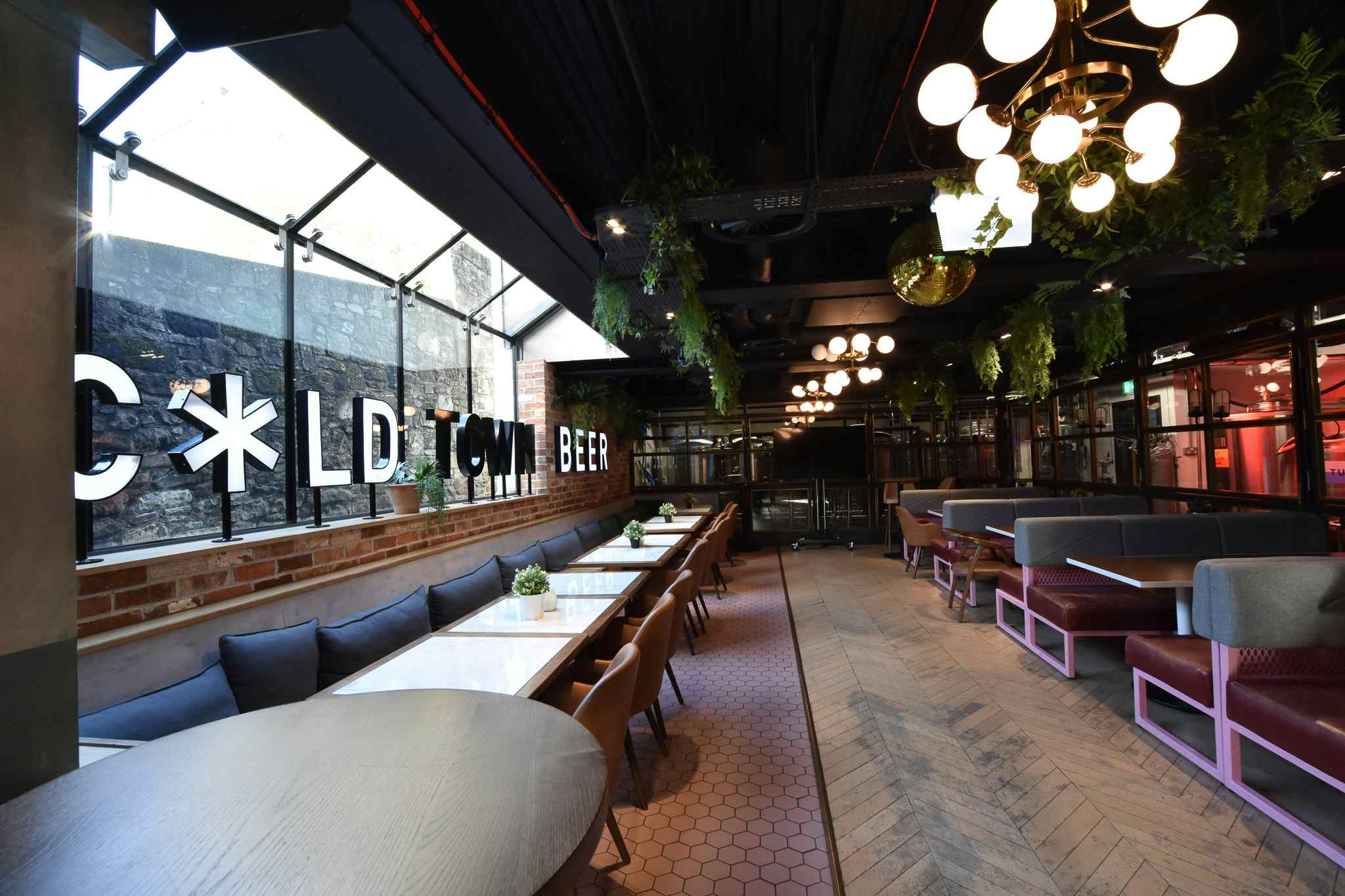 Brewery & Pizza Floor  5