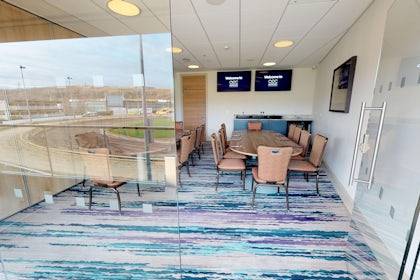 VIP Suite 1- 4 1