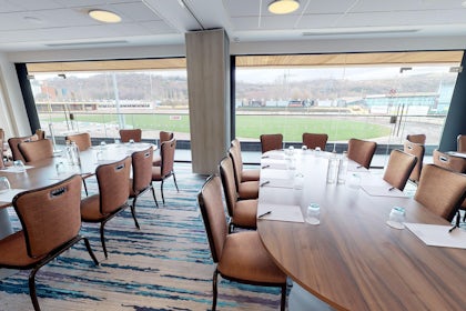 VIP Suite 1- 4 4