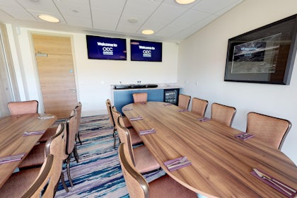 VIP Suite 1- 4 2