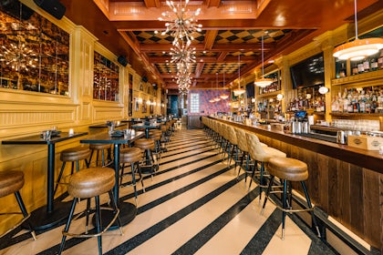 Horseshoe Bar 2
