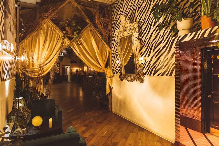 The Onyx Room 0