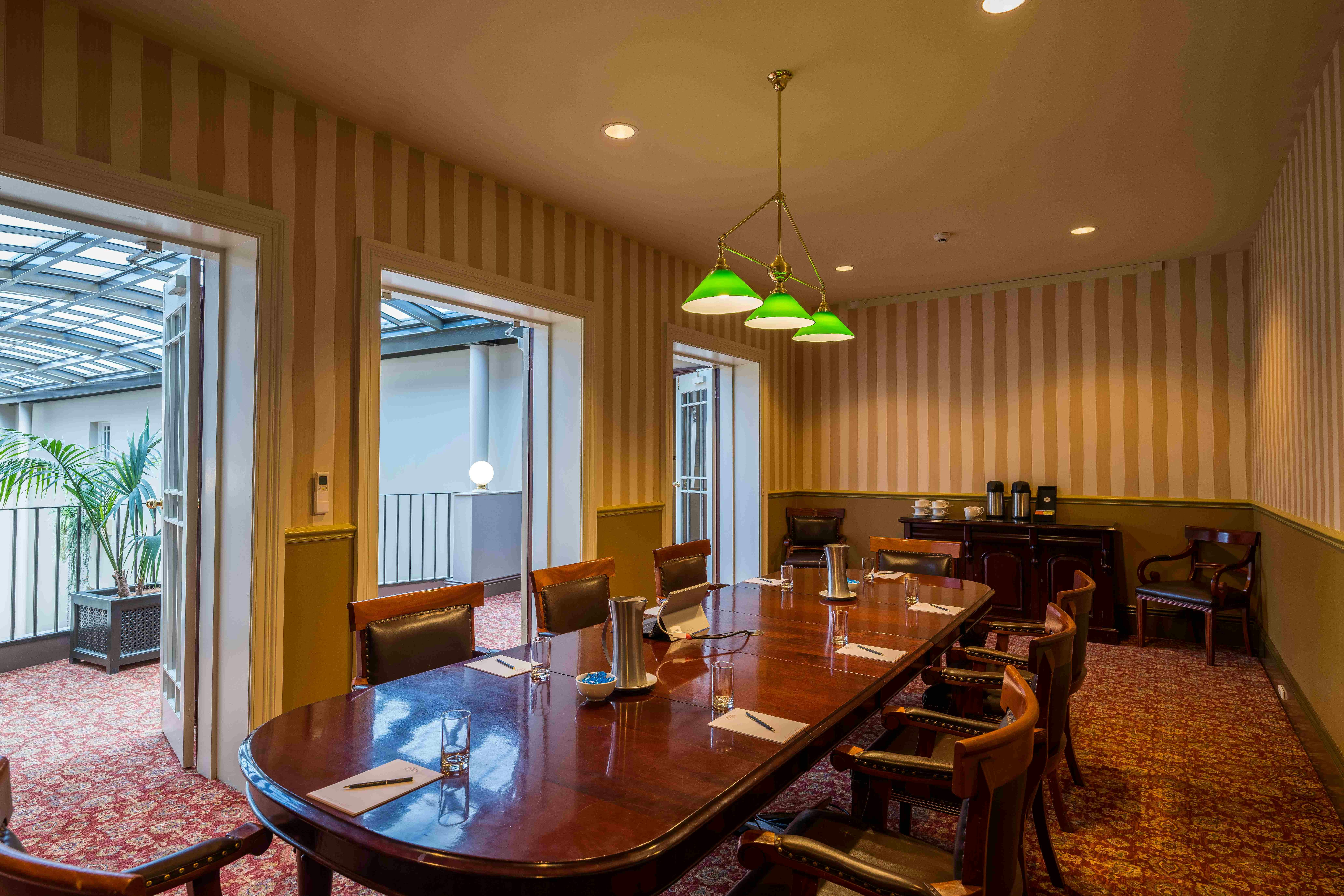 Hadley's Boardroom 0