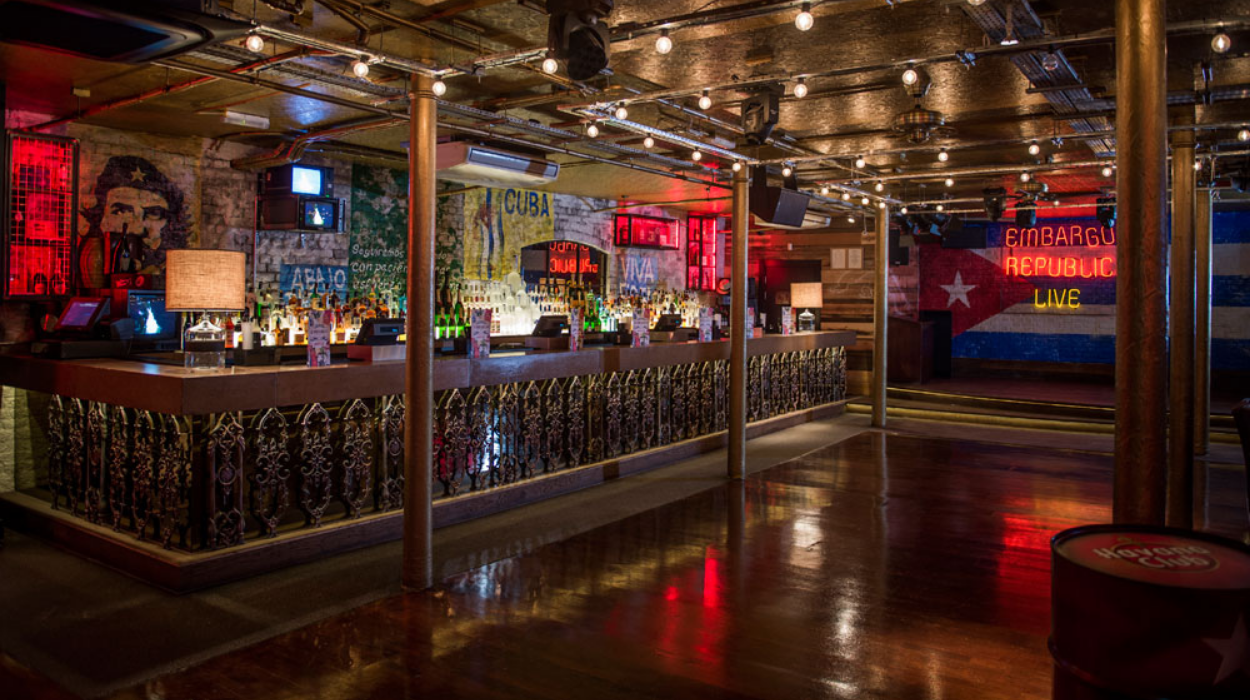 Embargo República Whole Venue 1