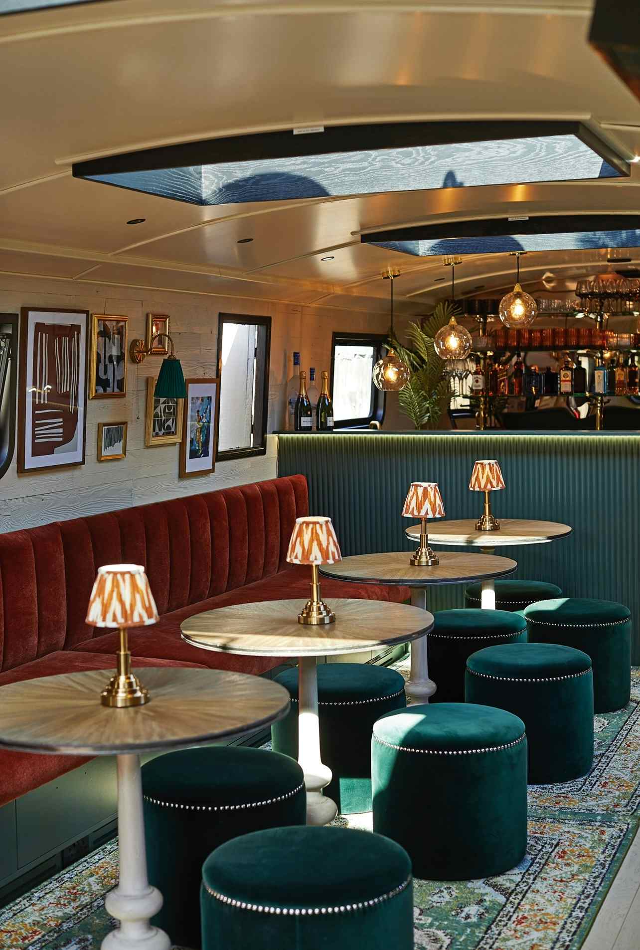 Canary Wharf - Cocktail lounge  1