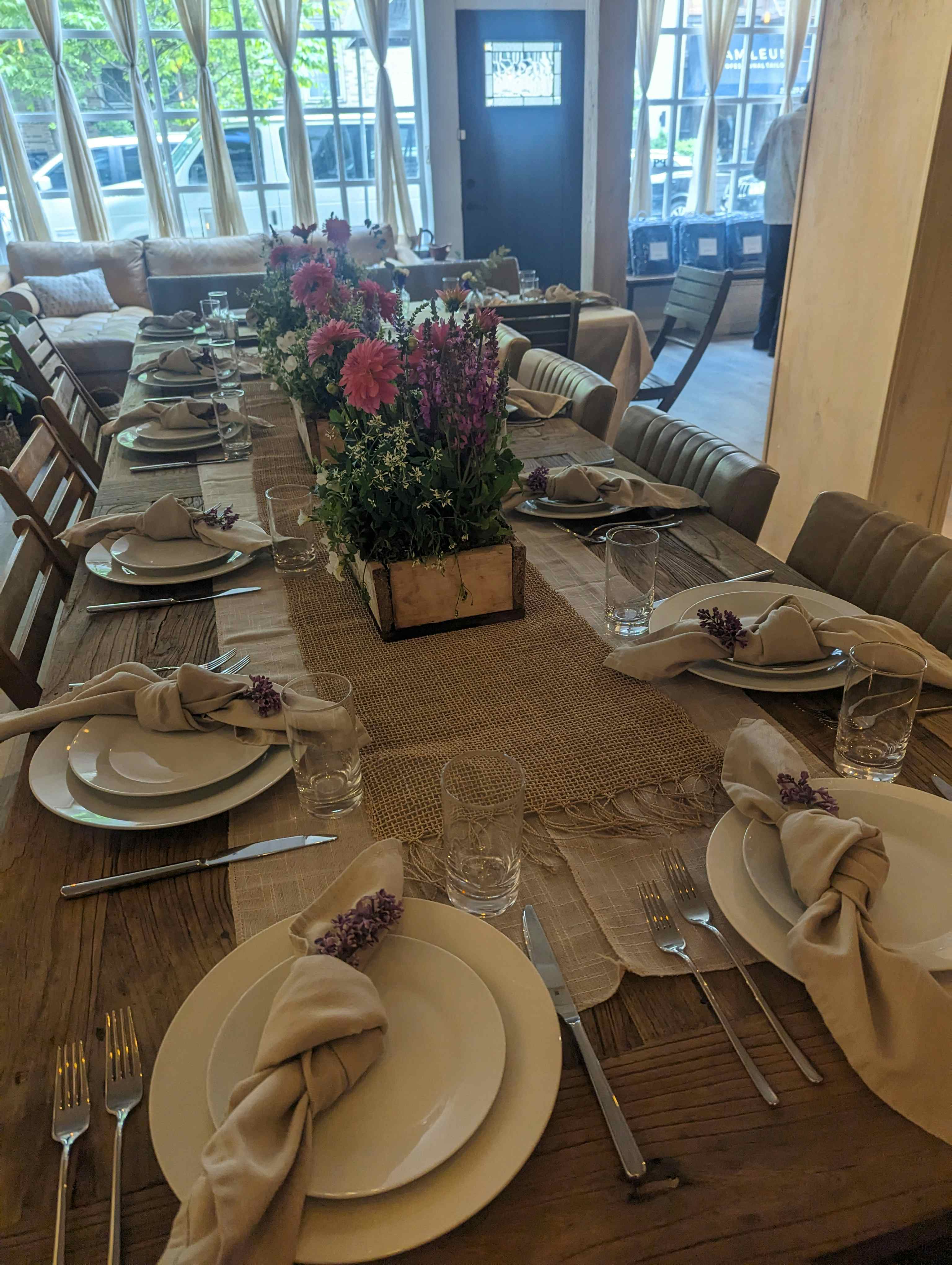 Dining Room, Lounge & Courtyard  5