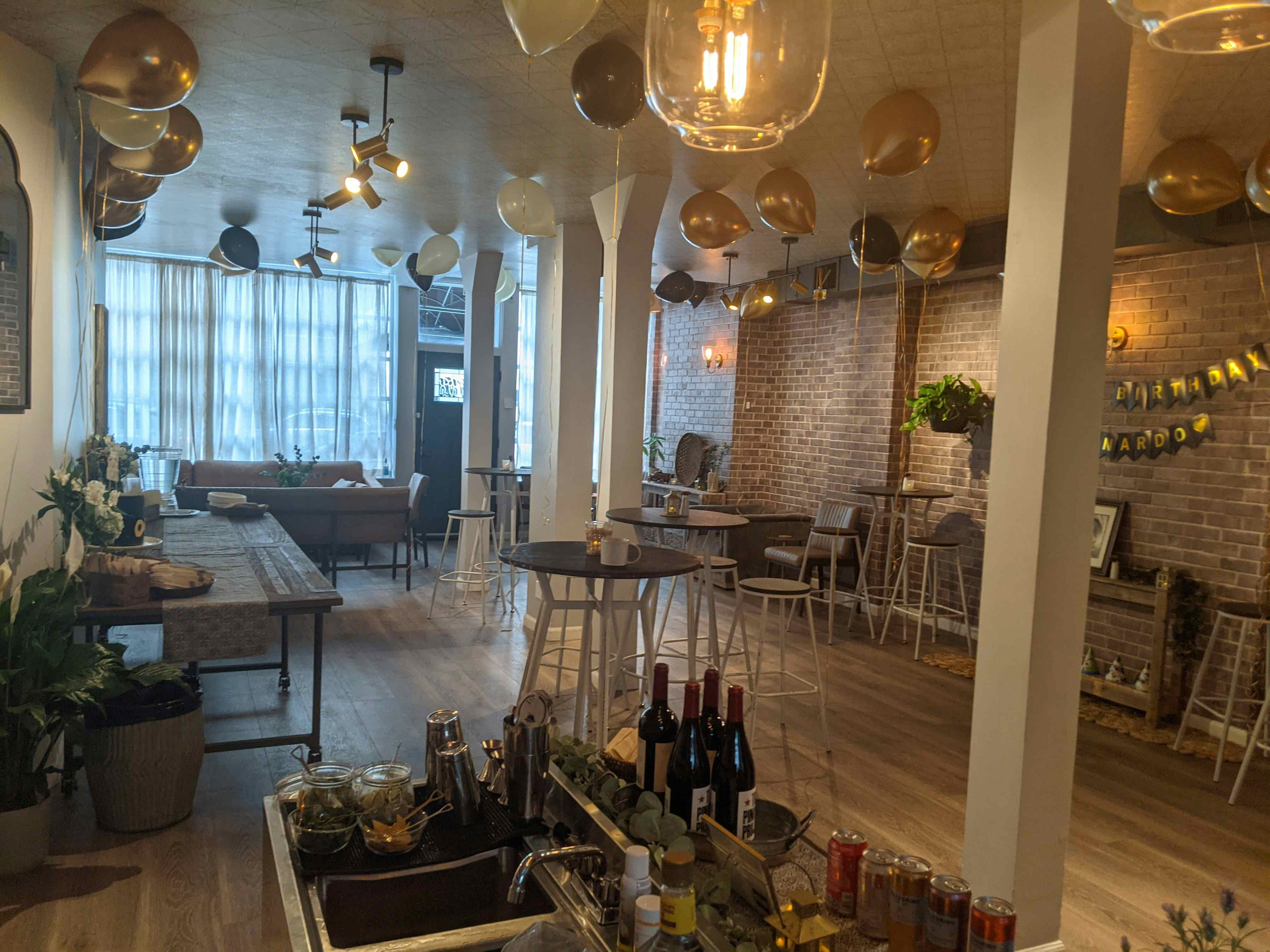 Dining Room, Lounge & Courtyard  6