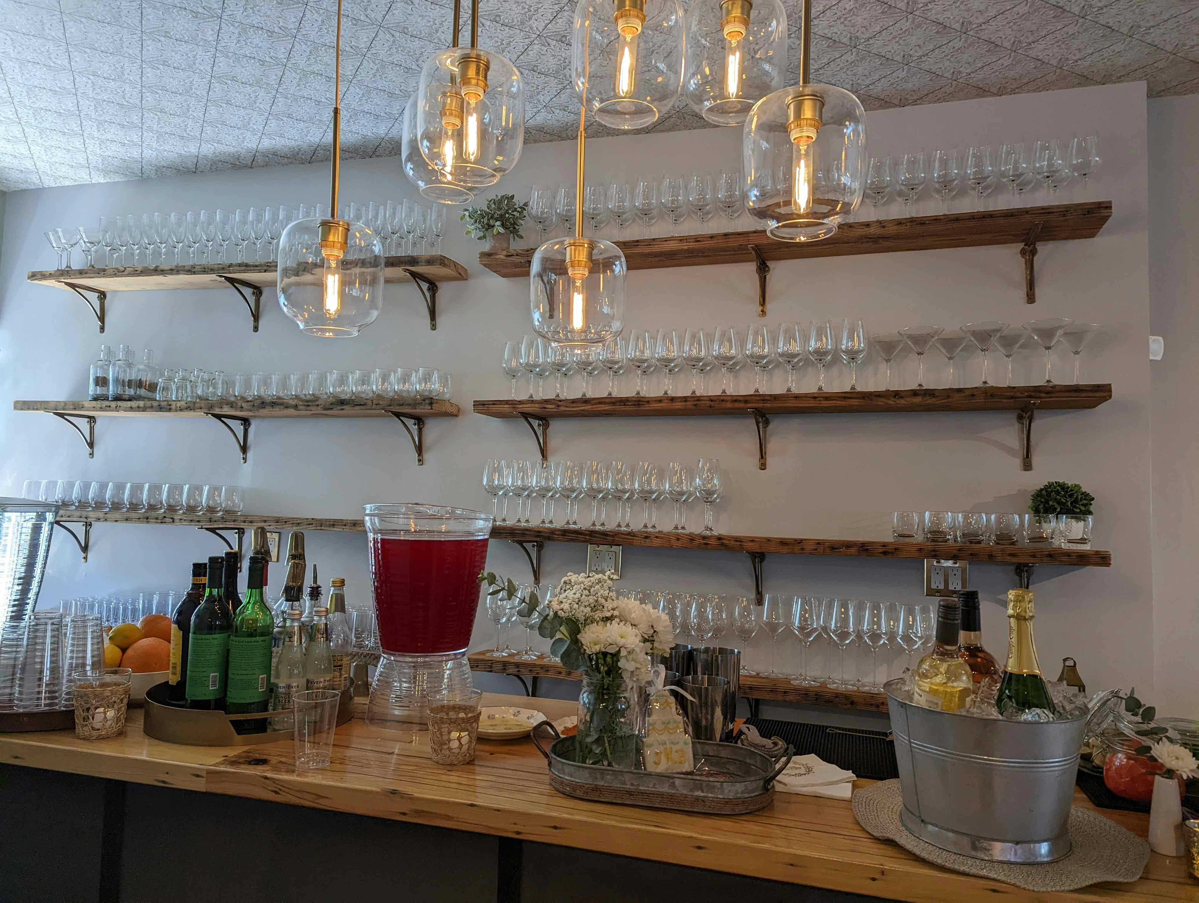 Dining Room, Lounge & Courtyard  9