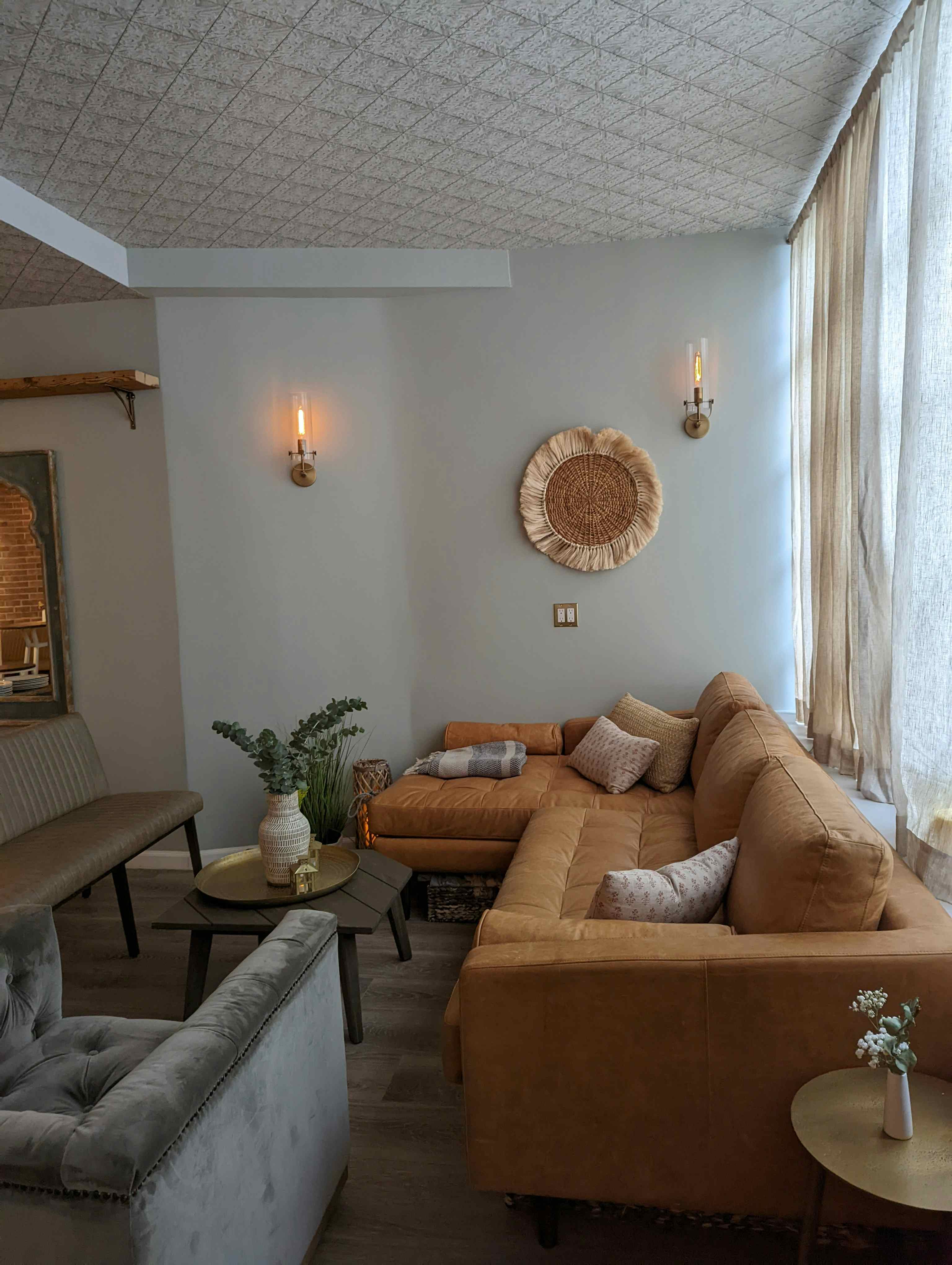 Dining Room, Lounge & Courtyard  8