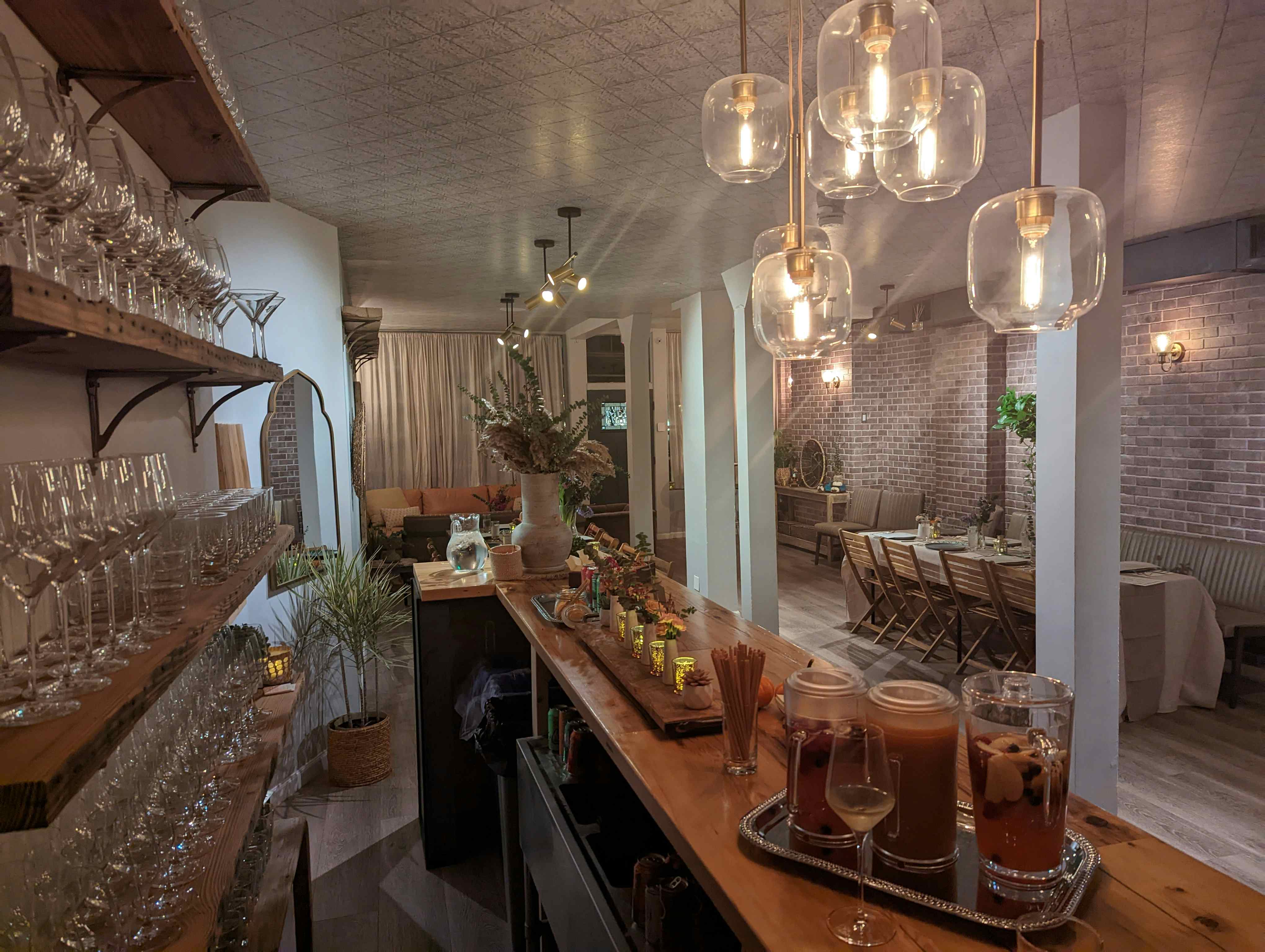 Dining Room, Lounge & Courtyard  4