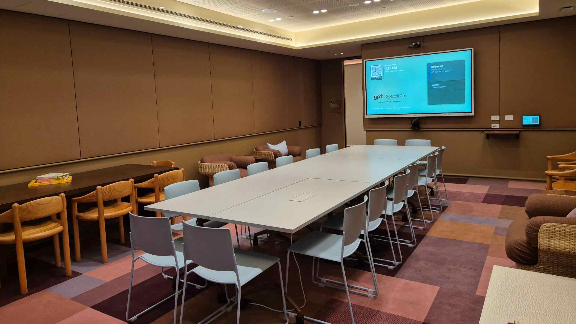 Statute - Project Lounge 1