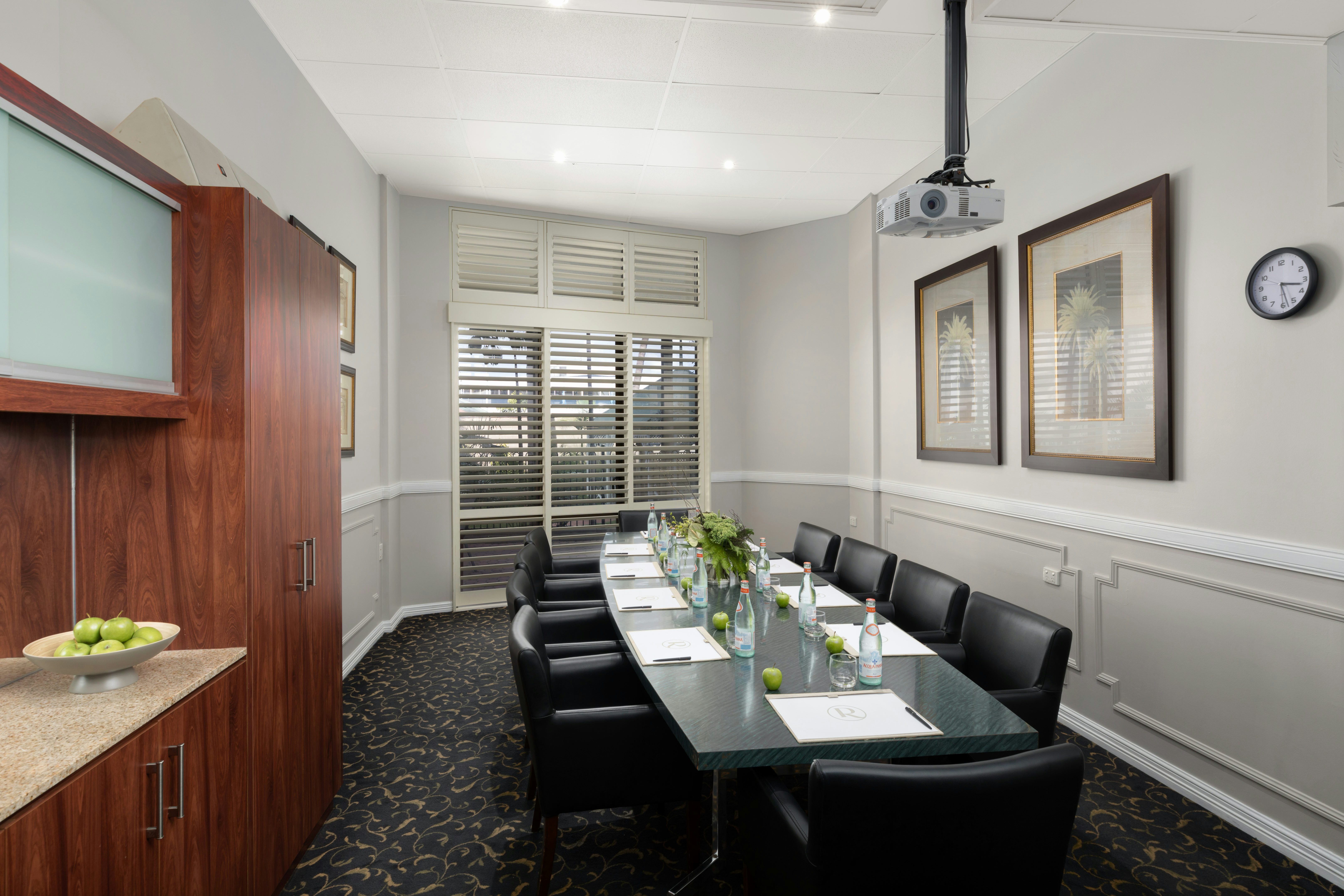 POOLSIDE BOARDROOM 0