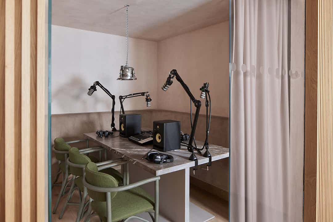 The Podcast Studio 0