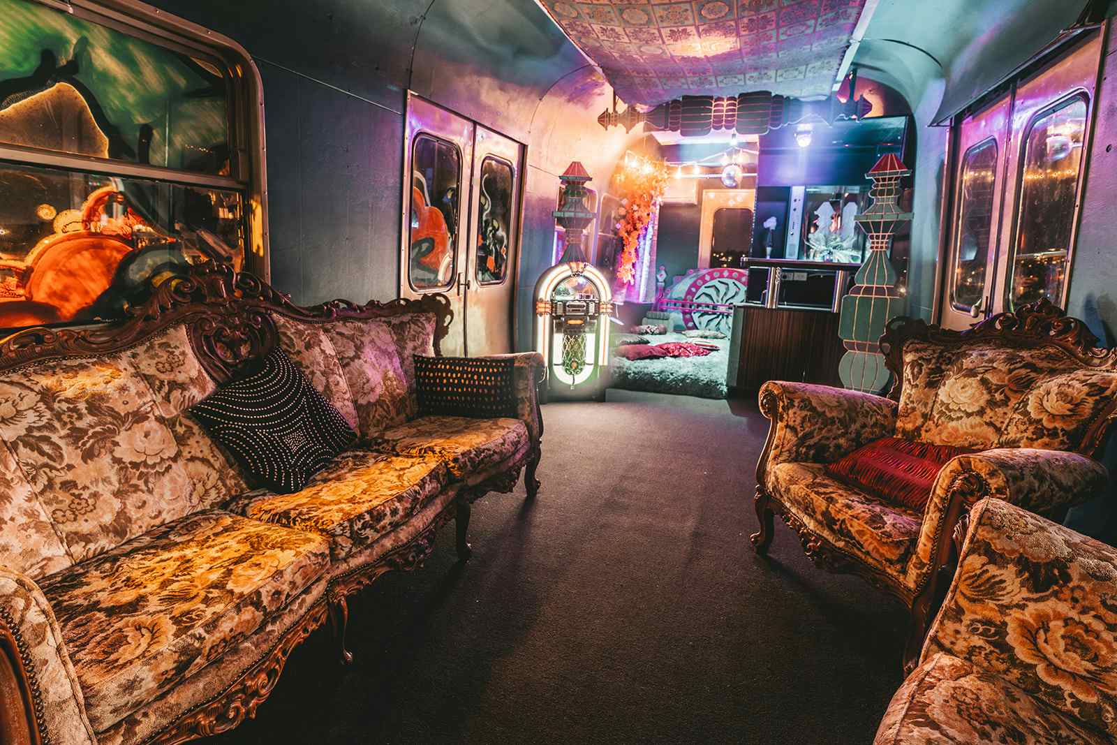 Trainscendental Lounge 5