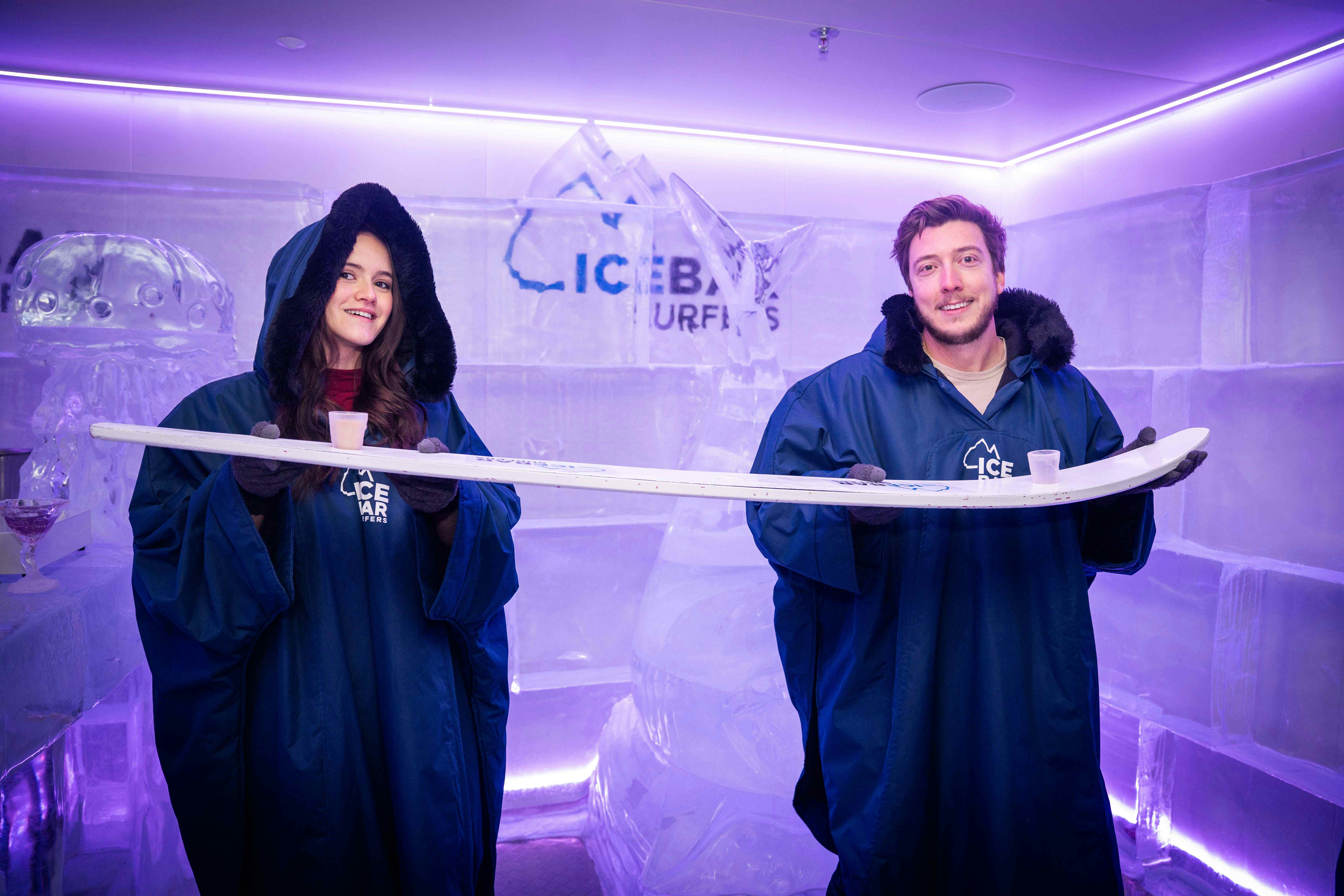 IceBar Surfers 12