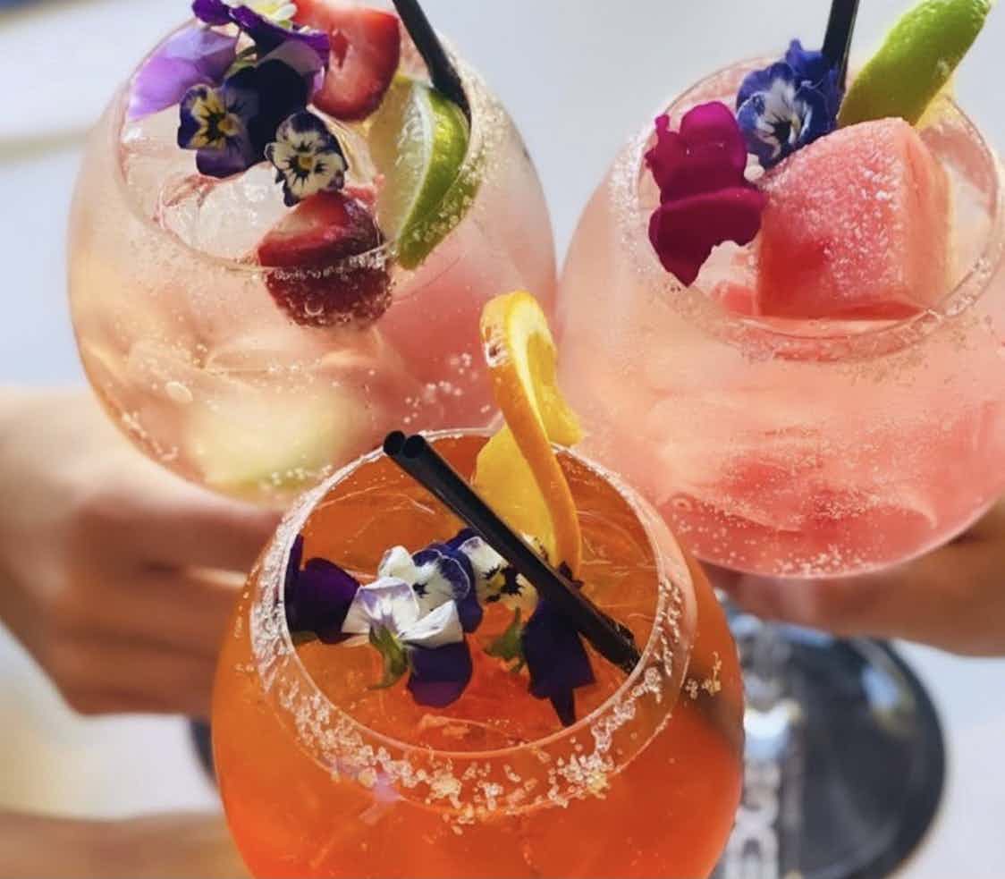 Edgewater Dining & Lounge Bar  4