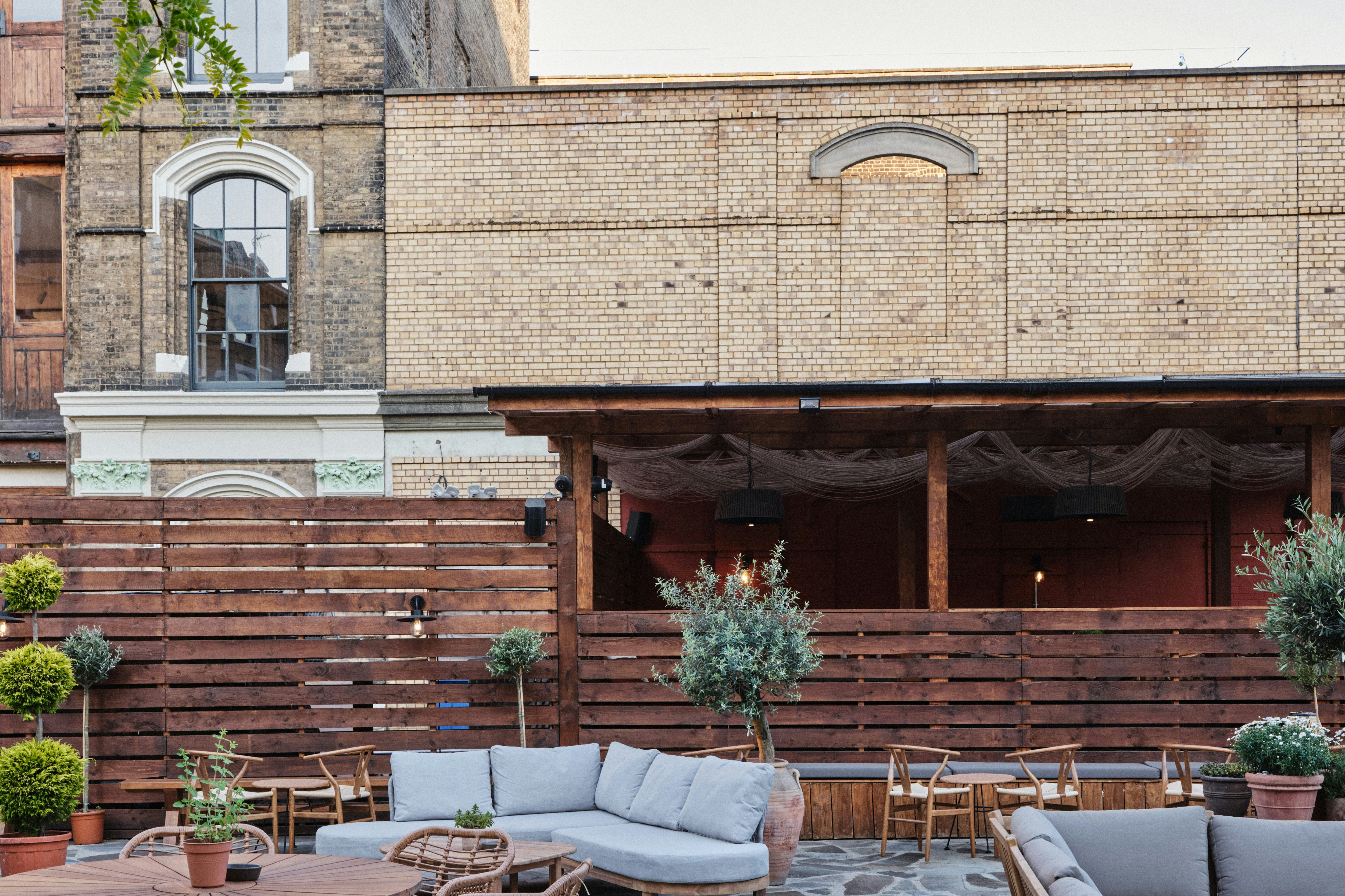 Terrace & Garden Bar 9