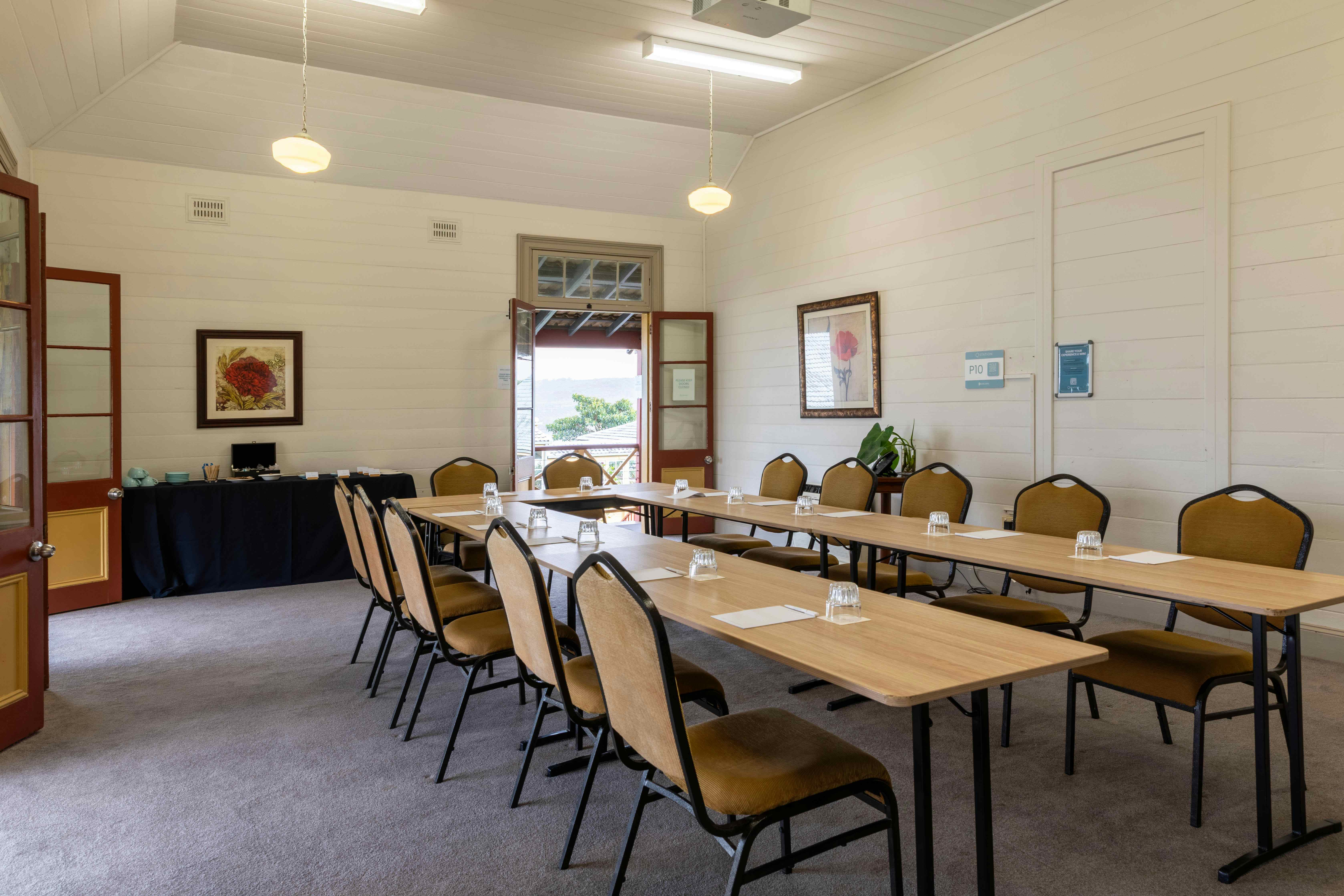 P10 - Dr Mackellar Room 2