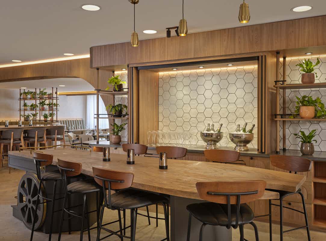 Lock 84 Restaurant & Bar  3