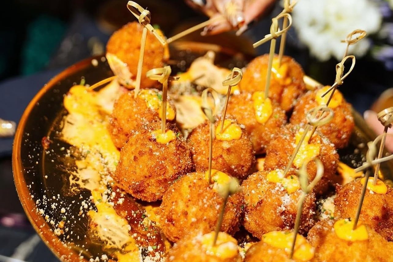 SAINT Resto Lounge - Full Venue 8