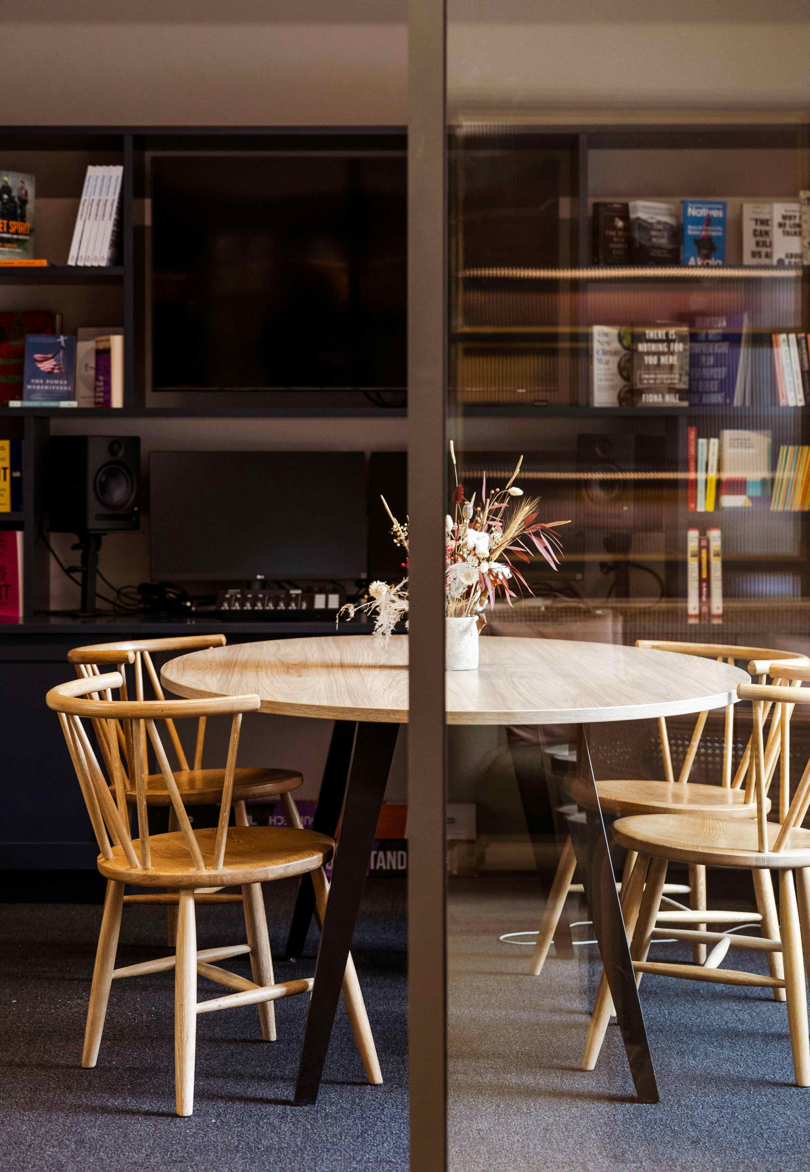 Nobel Lounge and Rooms 5