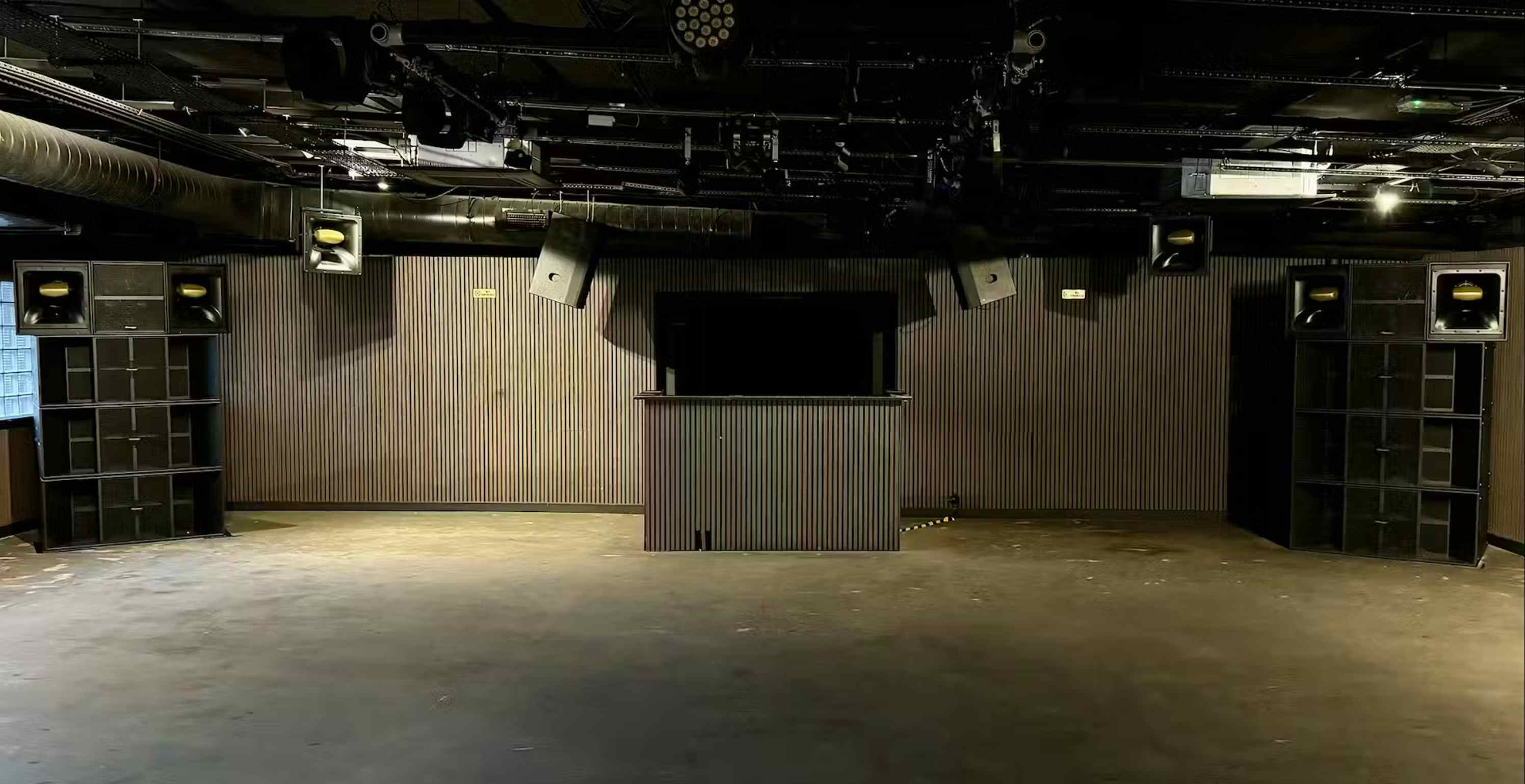 Whole Venue  7