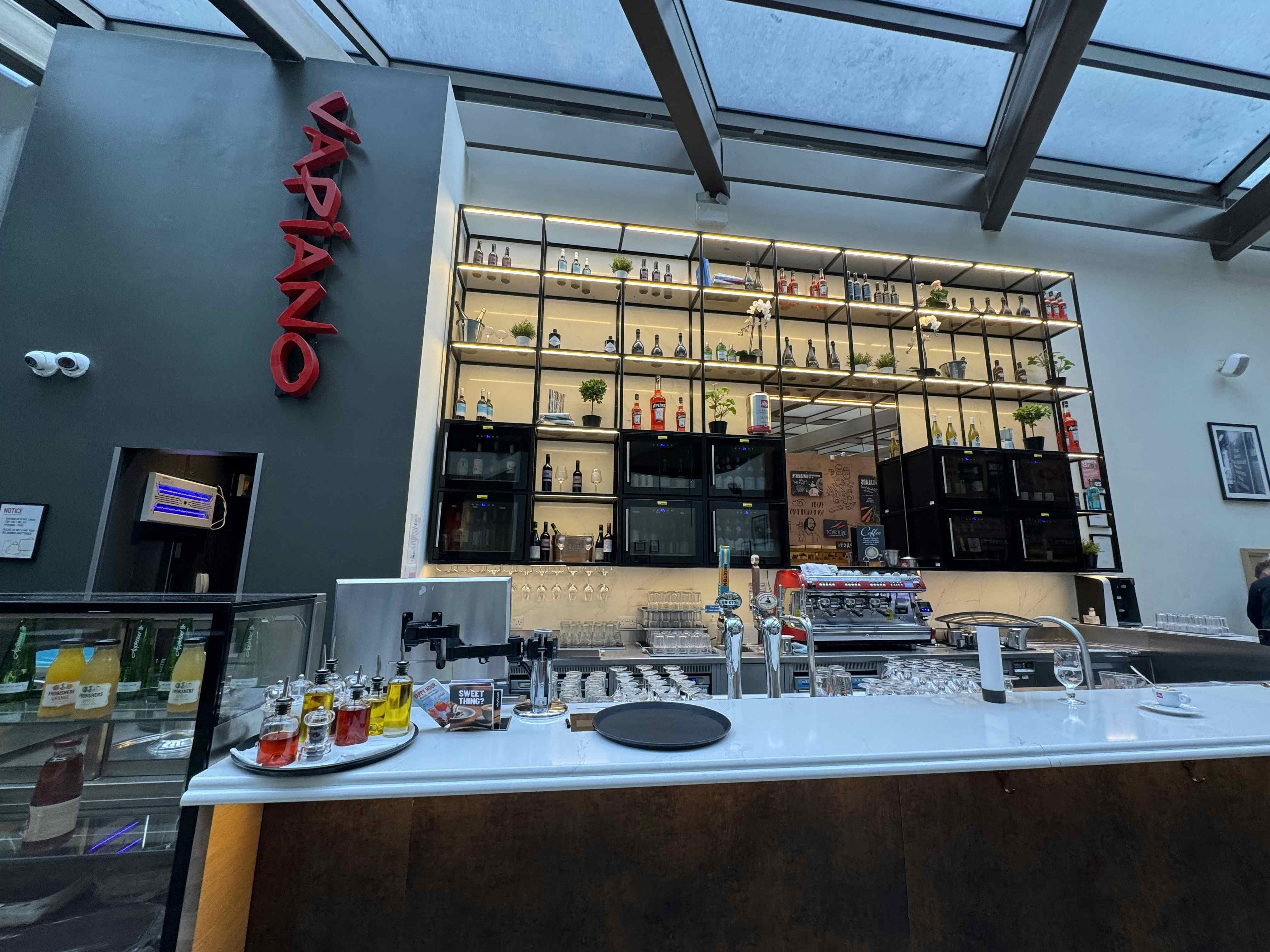 Bar / Lounge at Vapiano Tower Bridge 2