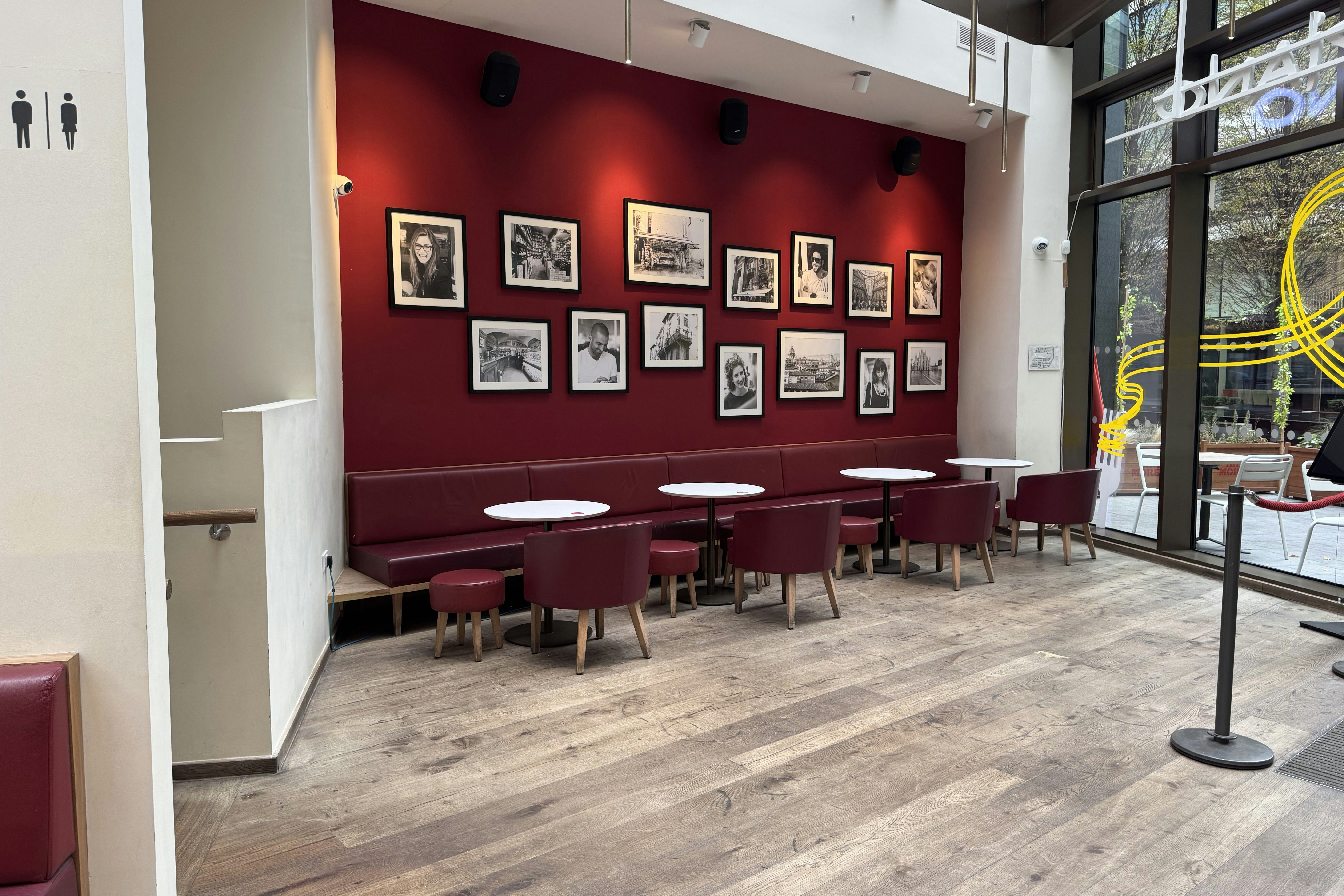 Bar / Lounge at Vapiano Tower Bridge 1