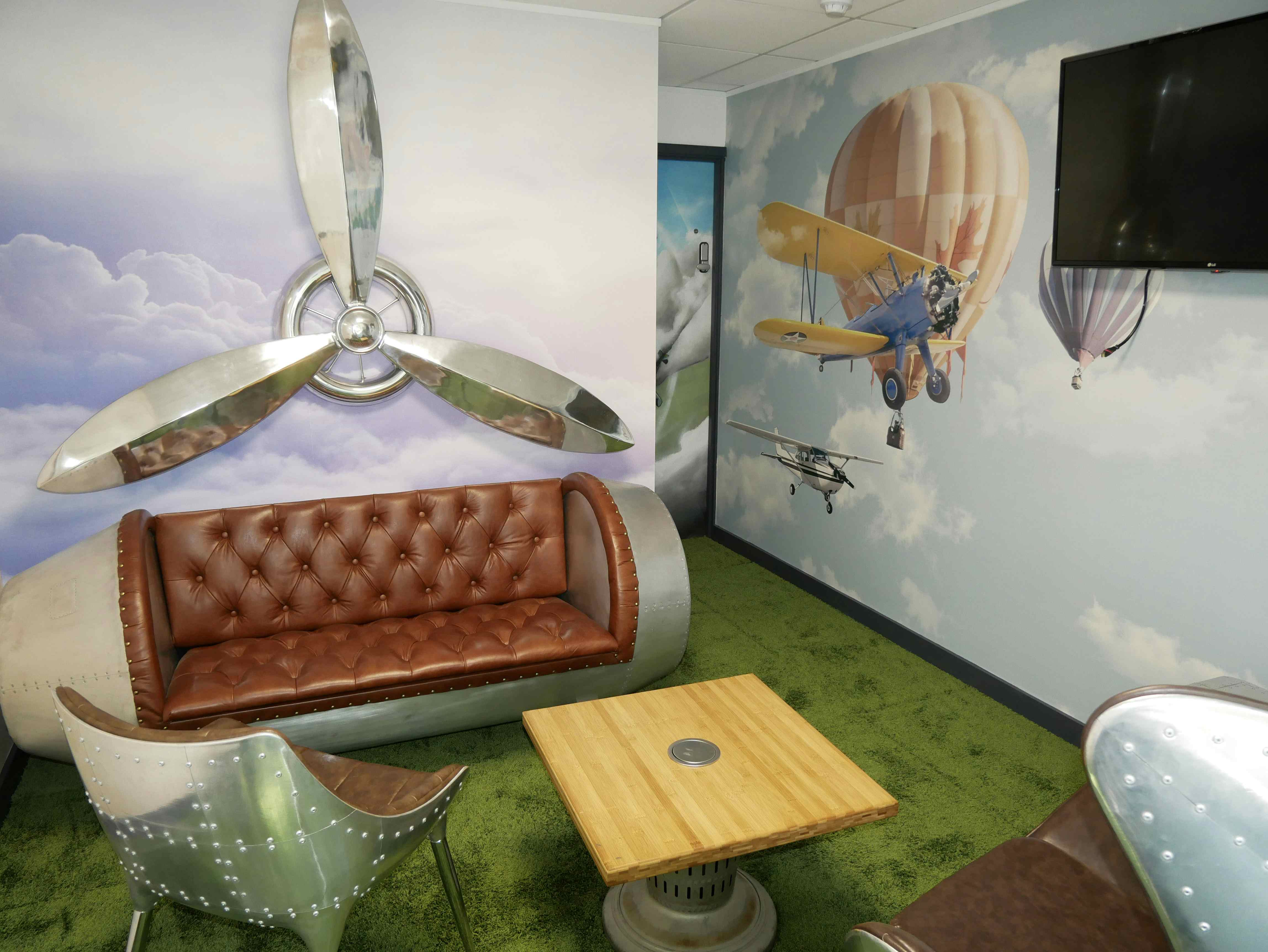 The Aviator Meeting Room at DeskLodge House (3 people) 1