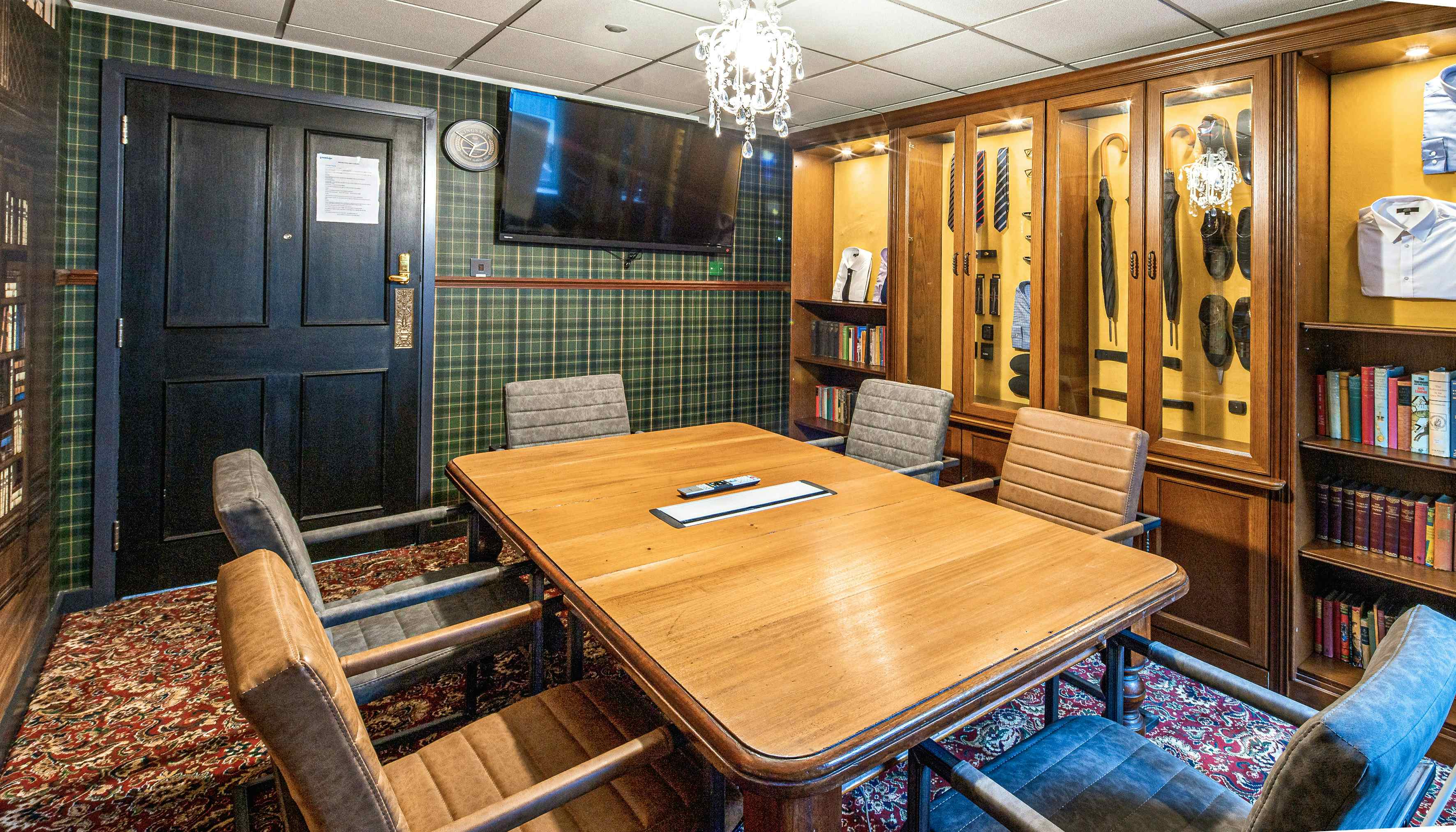 The Kingsman Meeting Room at DeskLodge House (6 people)