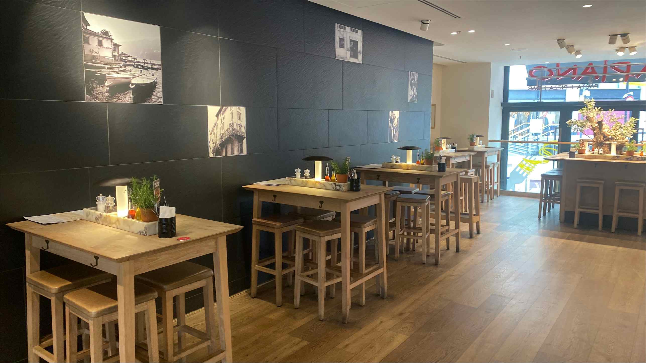 Full Venue at Vapiano Manchester 5