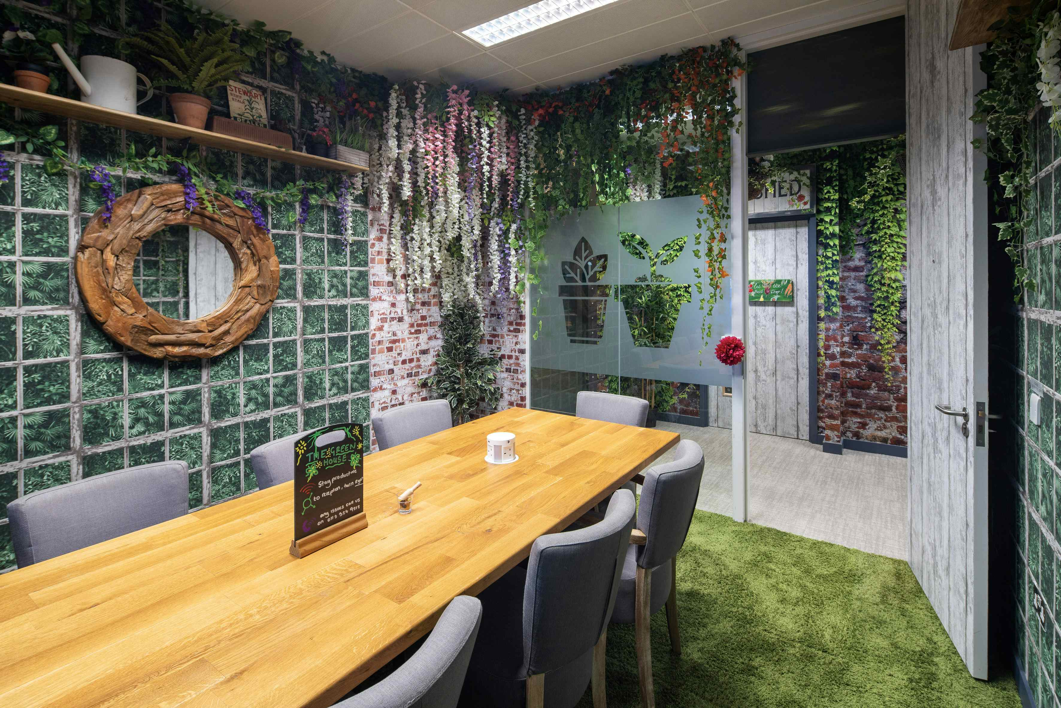 The Greenhouse at DeskLodge Beacon Tower (7 people)