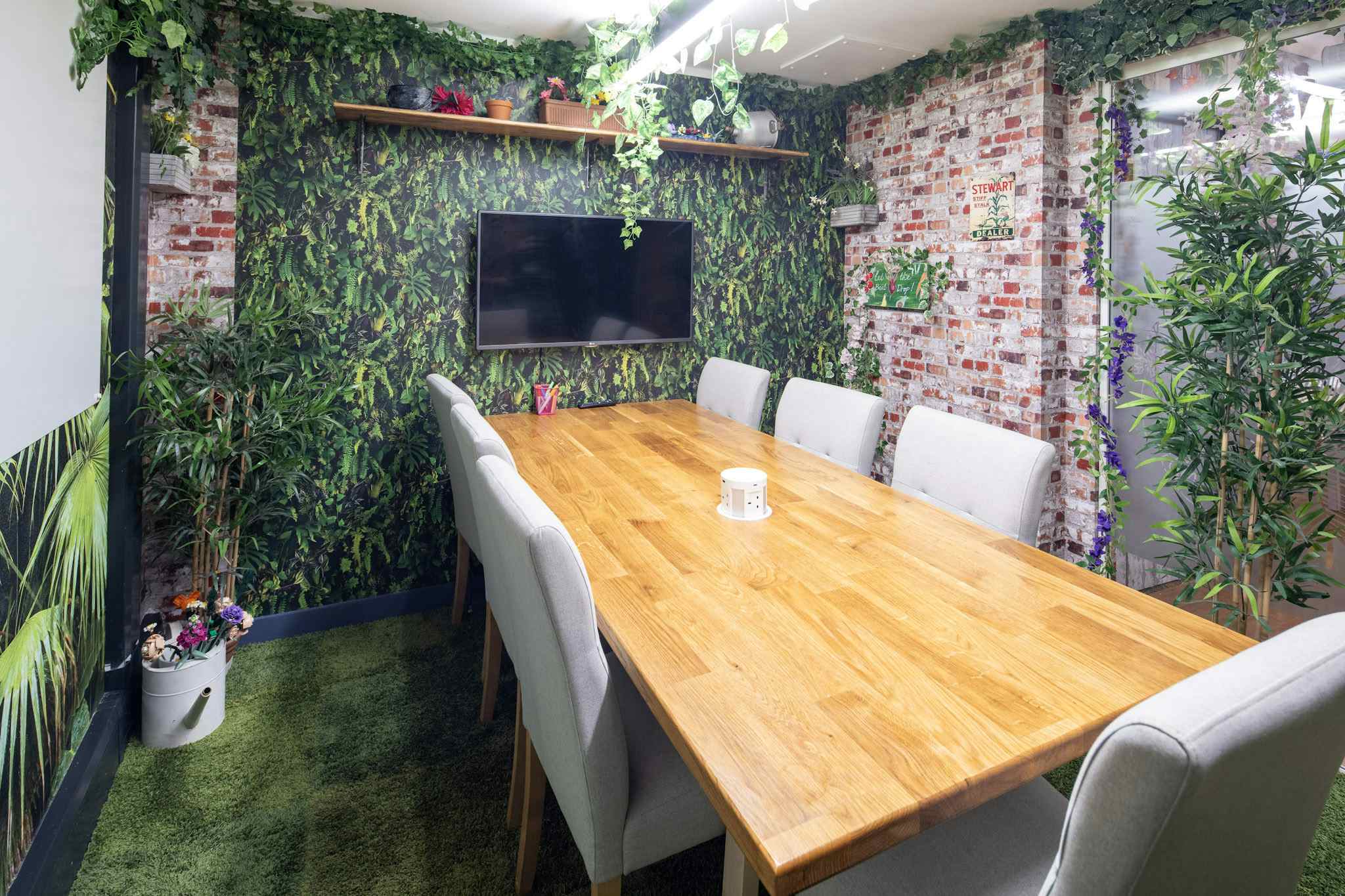 The Greenhouse at DeskLodge Beacon Tower (7 people) 2