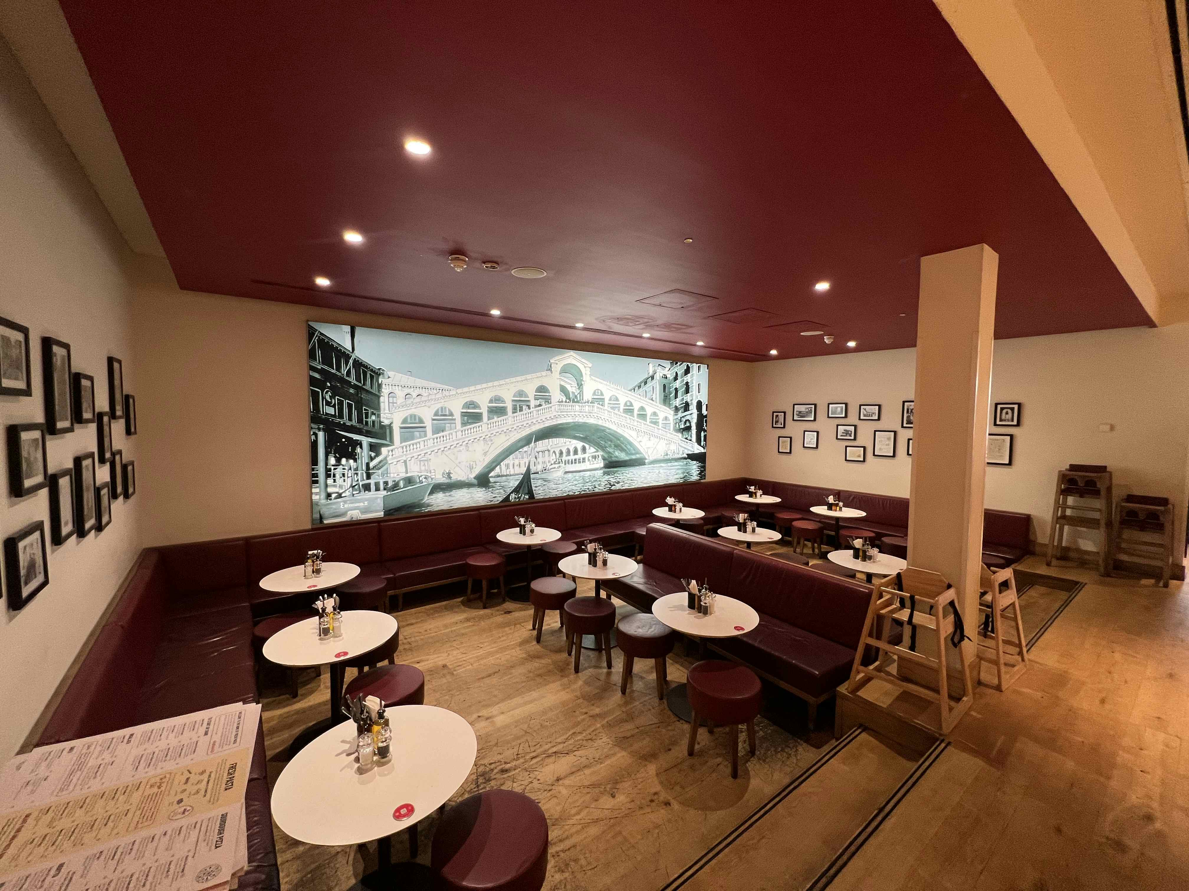 Lounge at Vapiano Great Portland Street 3