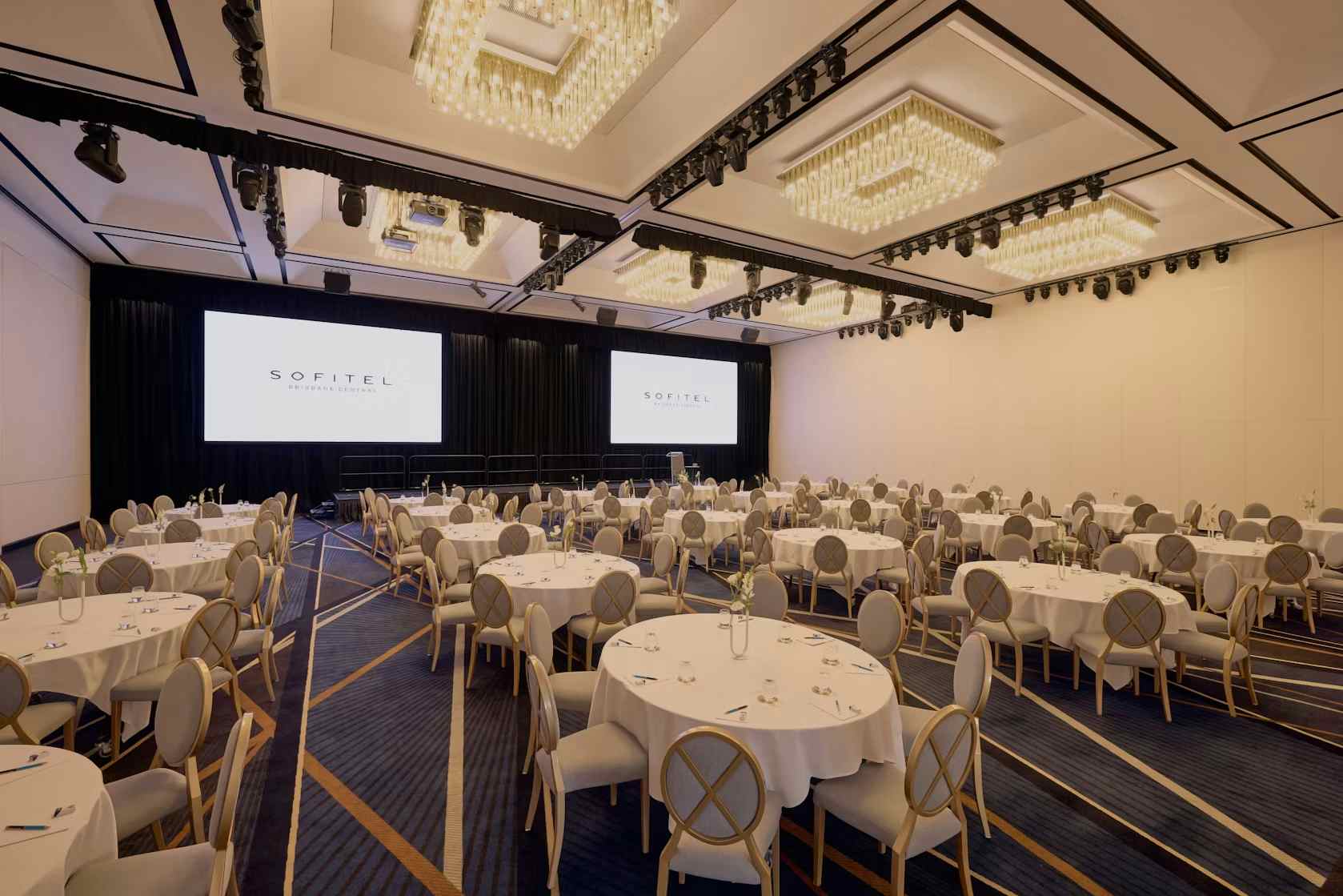 Ballroom Le Grande Three 8