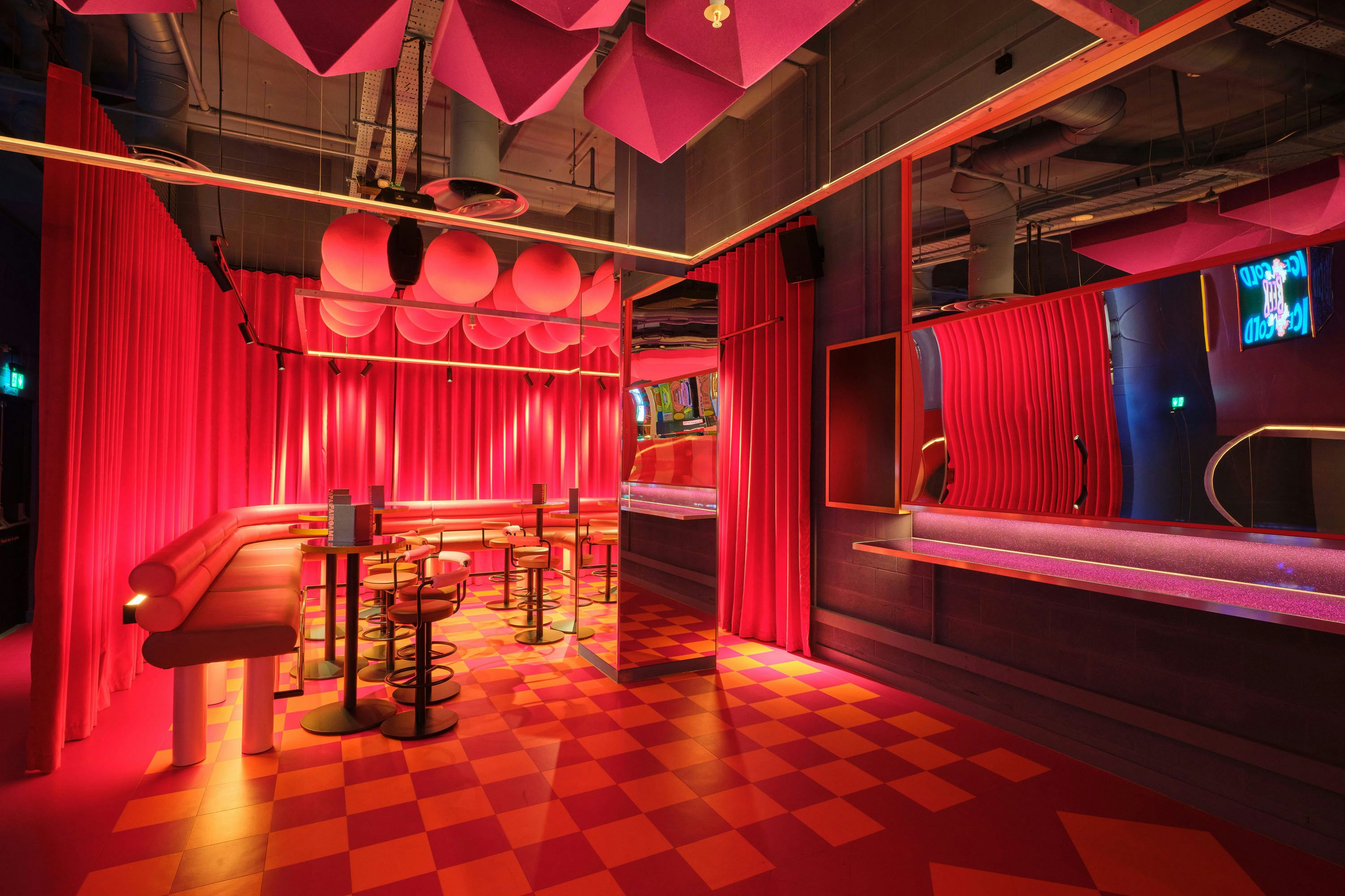 1/2 Fun House (50pax) 1