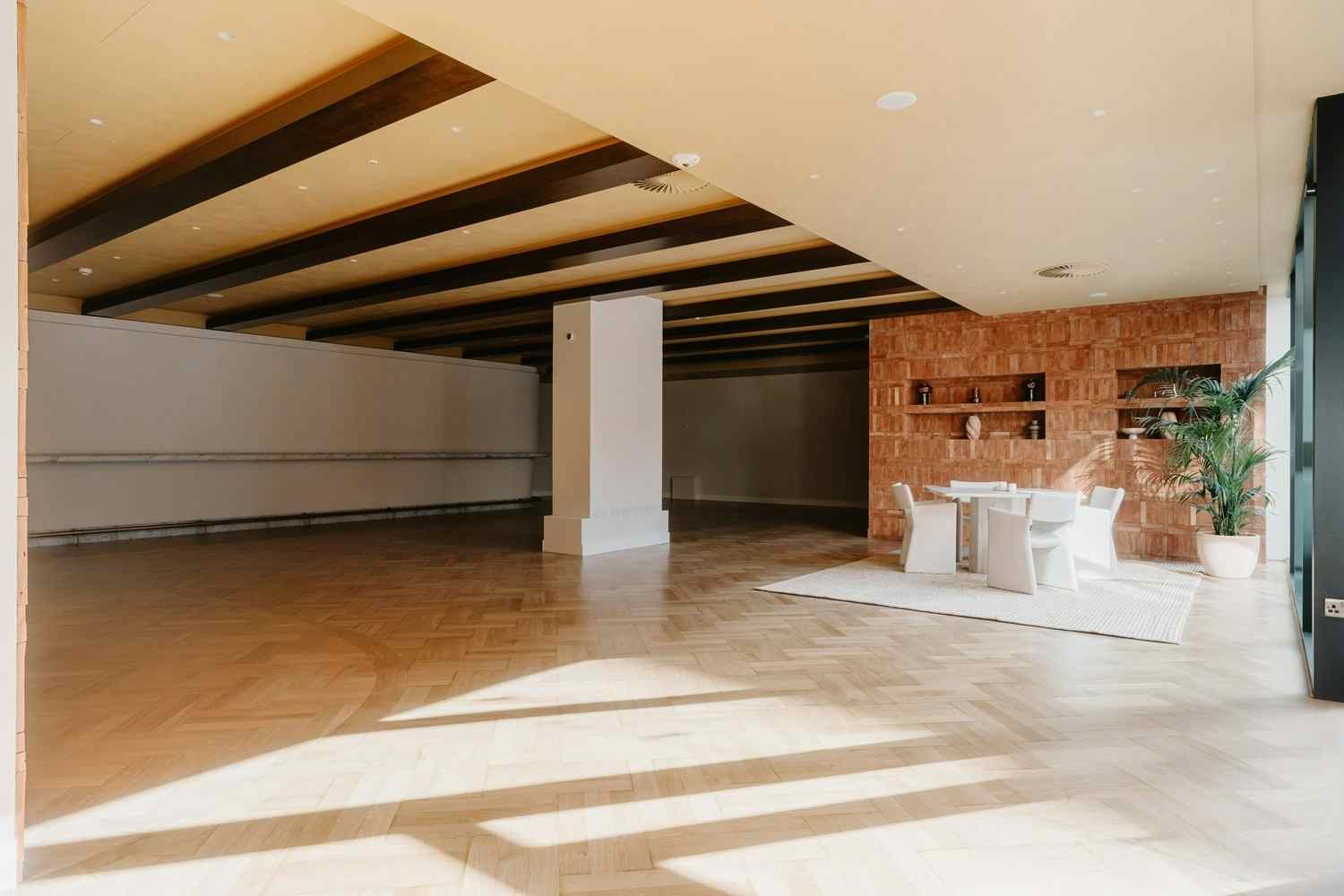 Blank Canvas + Glasshouse with Garden 5