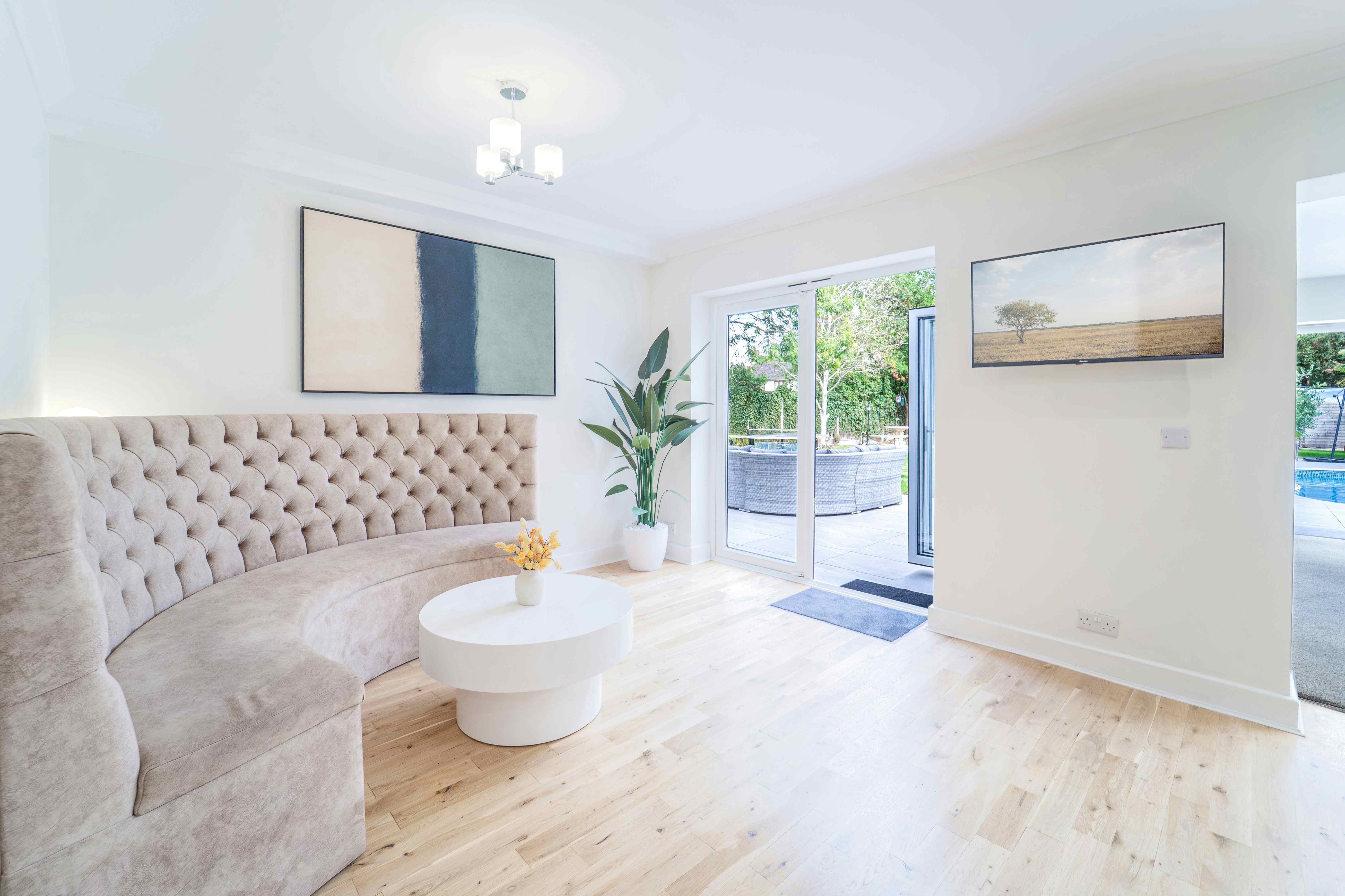 Emerson Park Villa  10