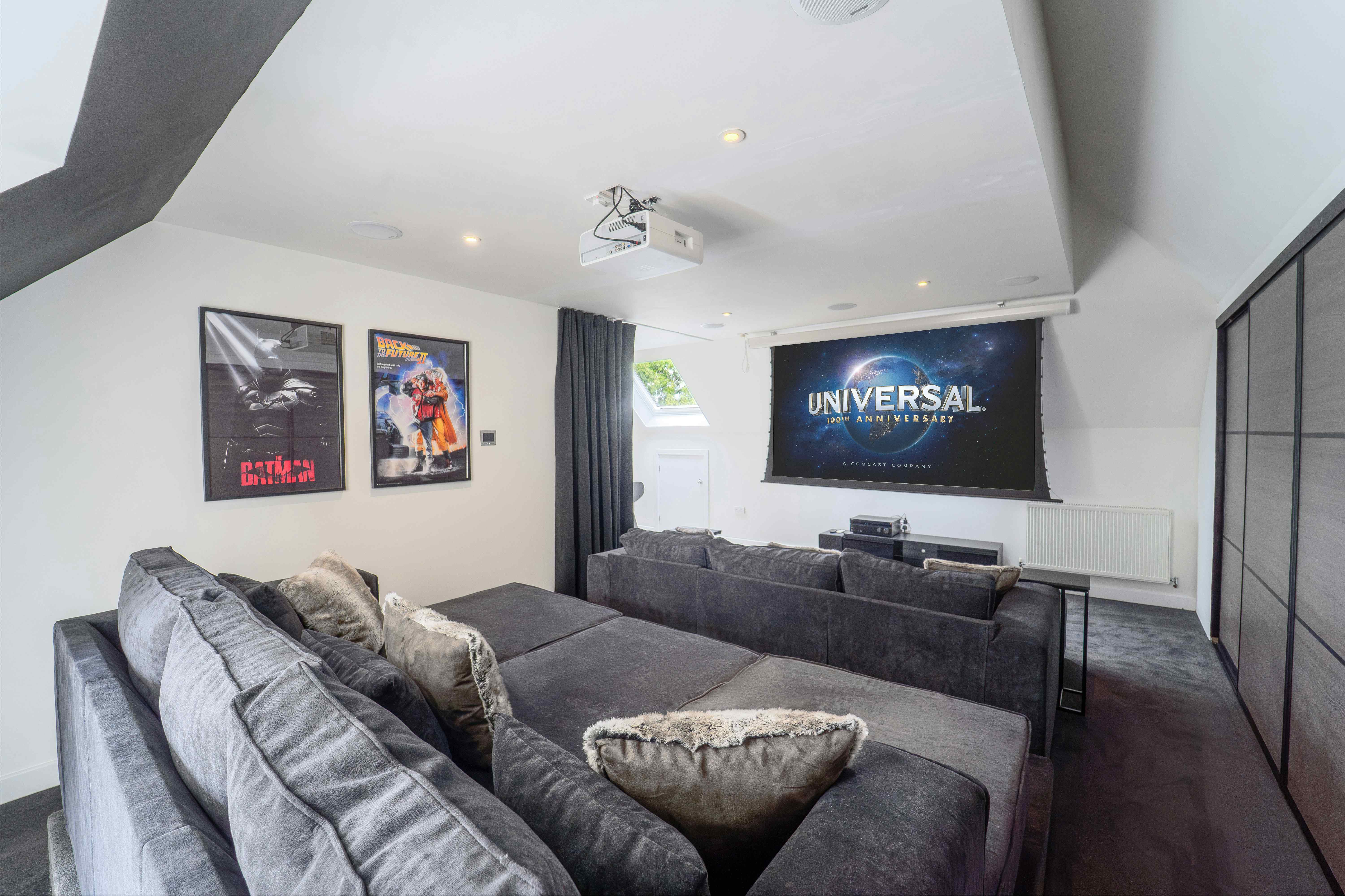 Emerson Park Villa  3