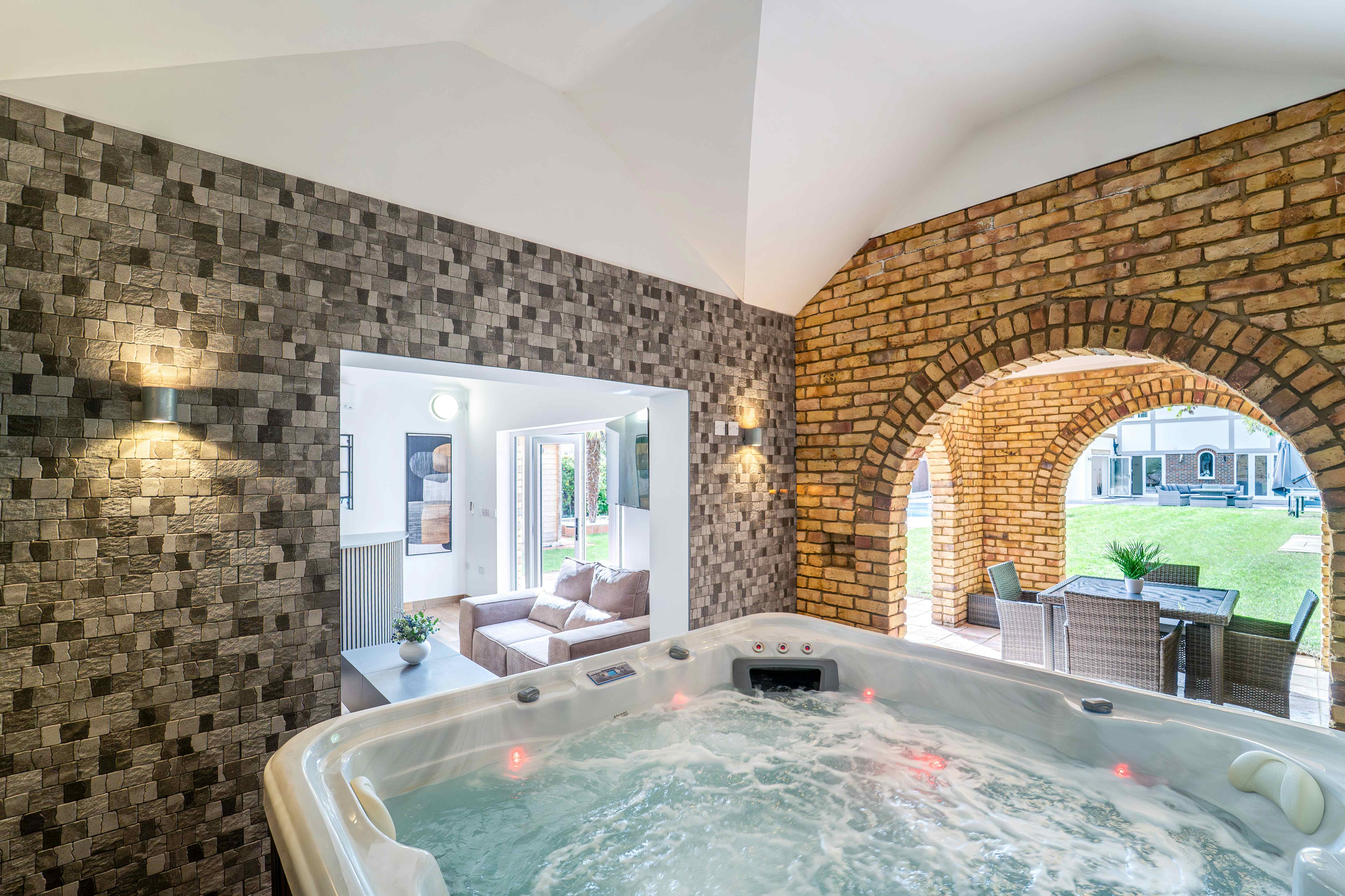 Emerson Park Villa  5